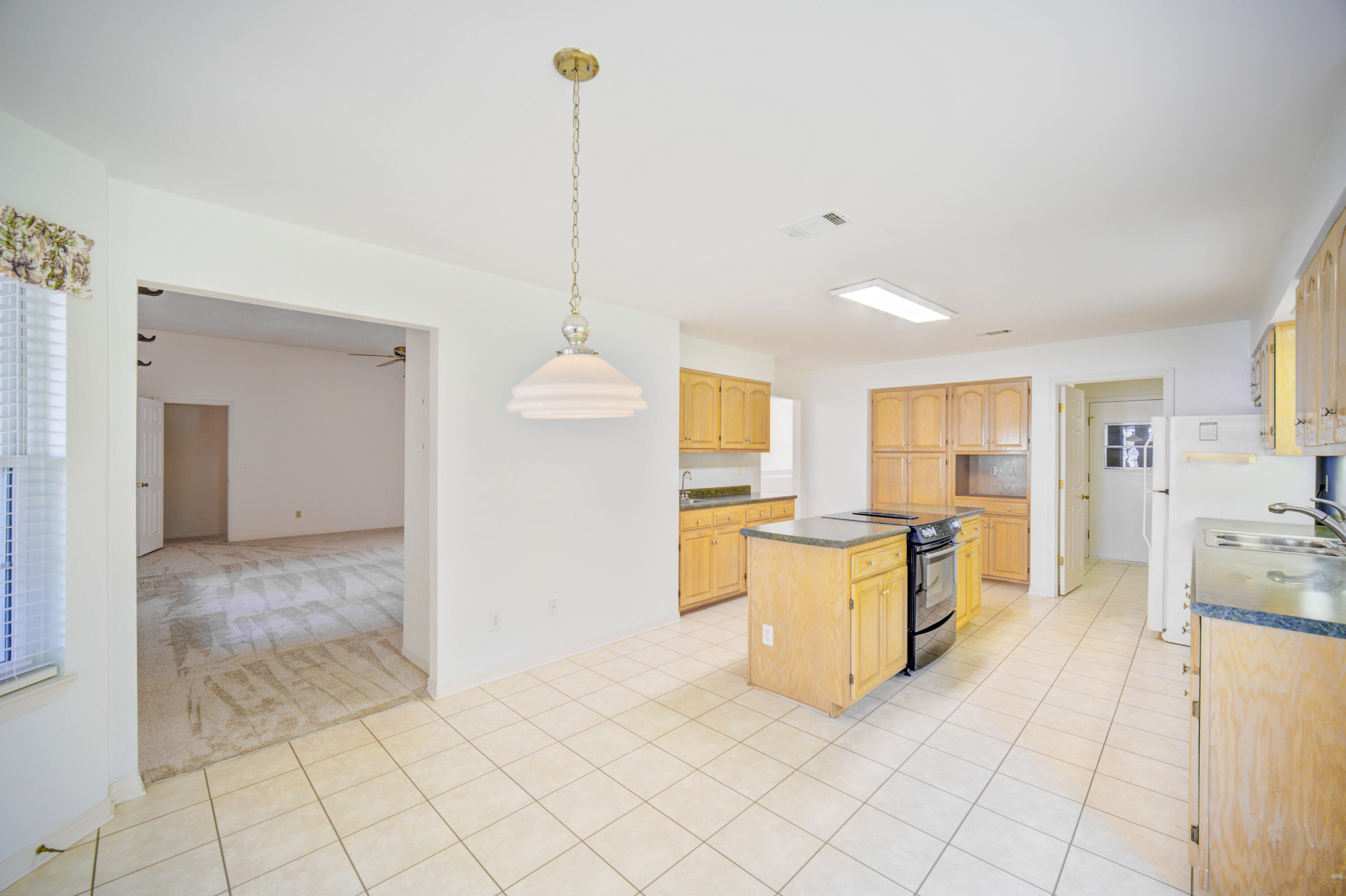 ROCKY BAYOU COUNTRY CLUB ESTATES 3 - Residential