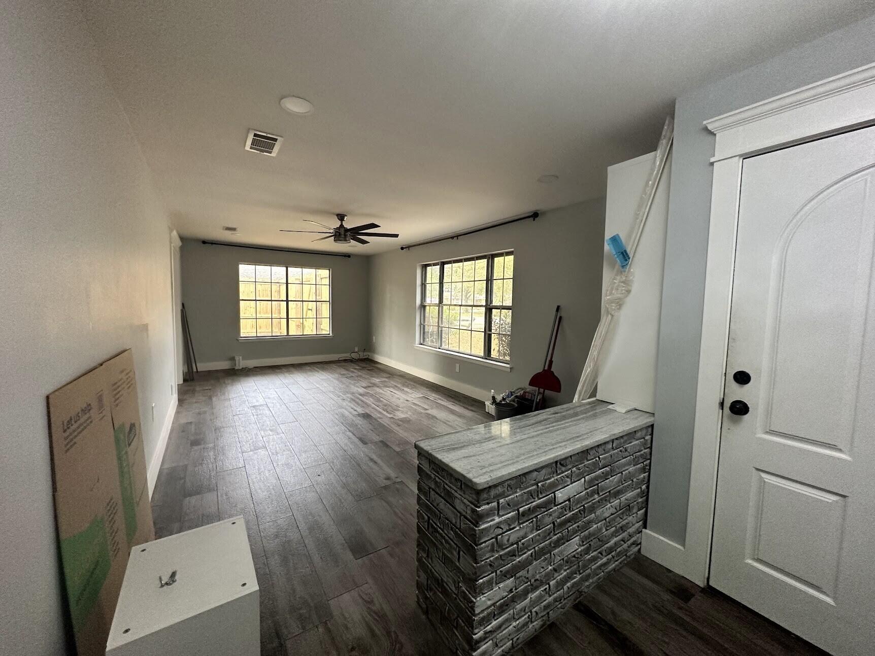 VALPARAISO PINECREST 6 - Residential Lease