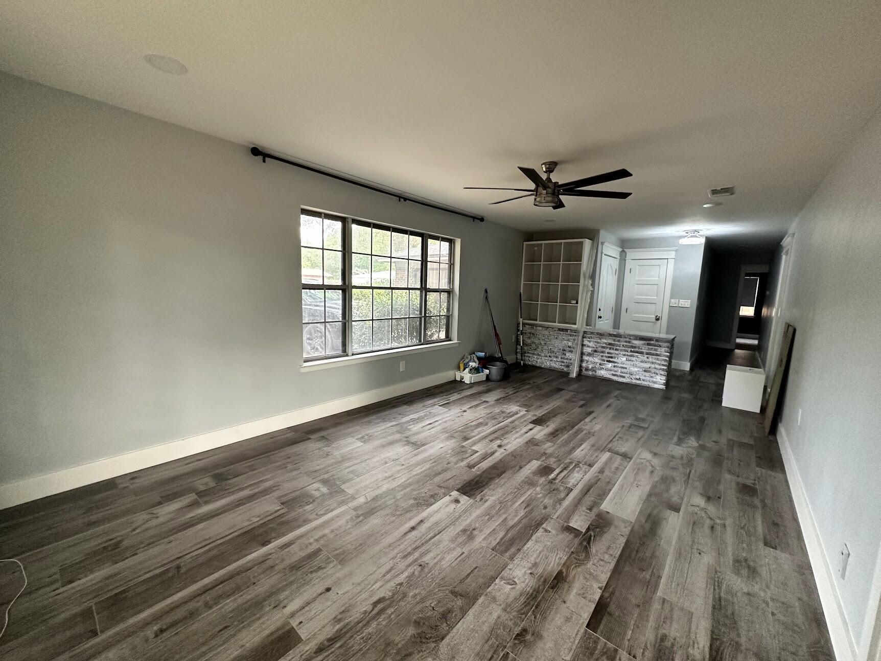 VALPARAISO PINECREST 6 - Residential Lease
