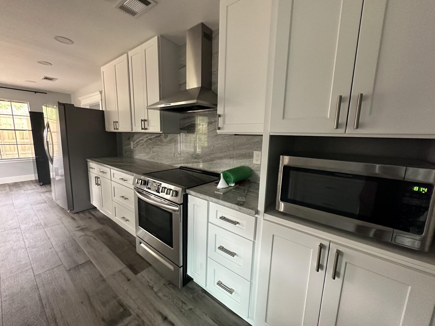 VALPARAISO PINECREST 6 - Residential Lease