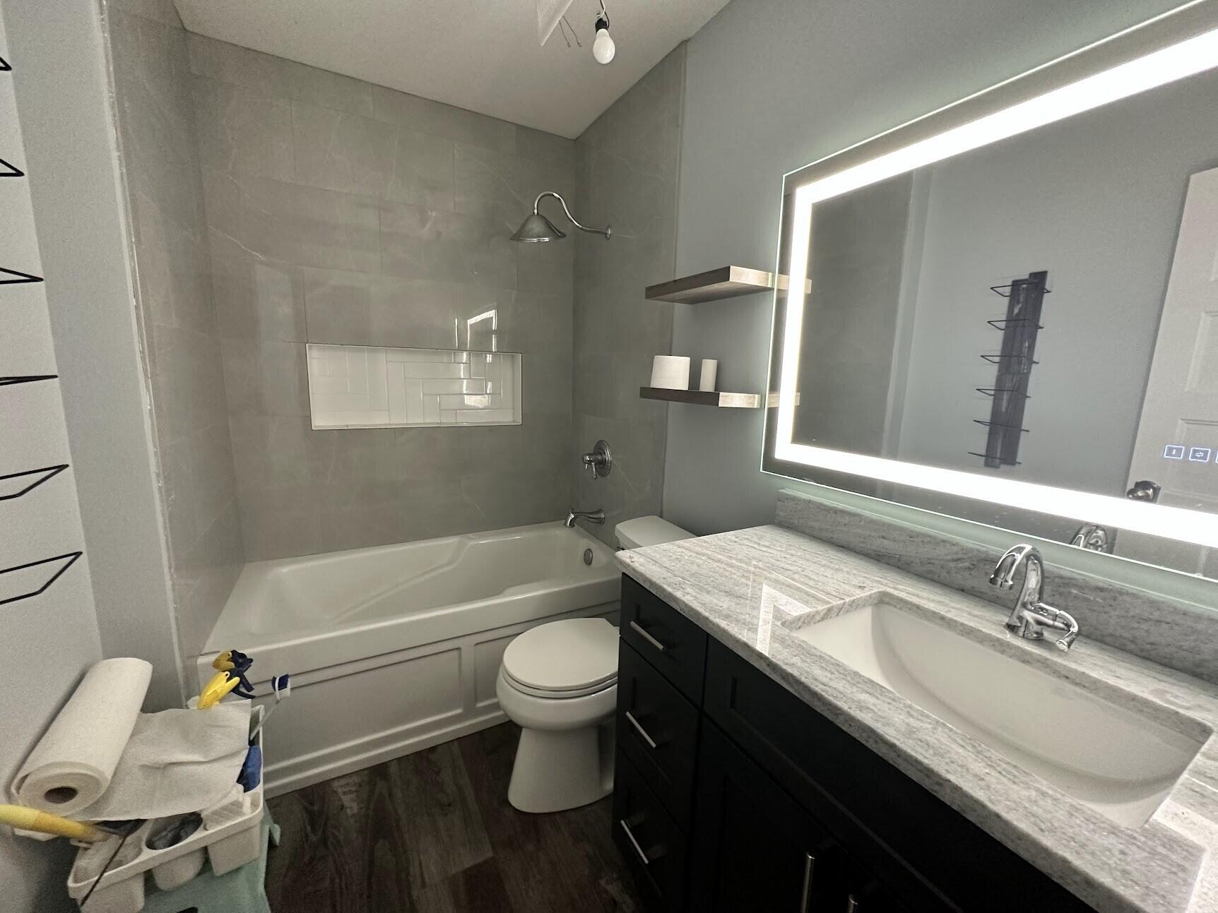 VALPARAISO PINECREST 6 - Residential Lease