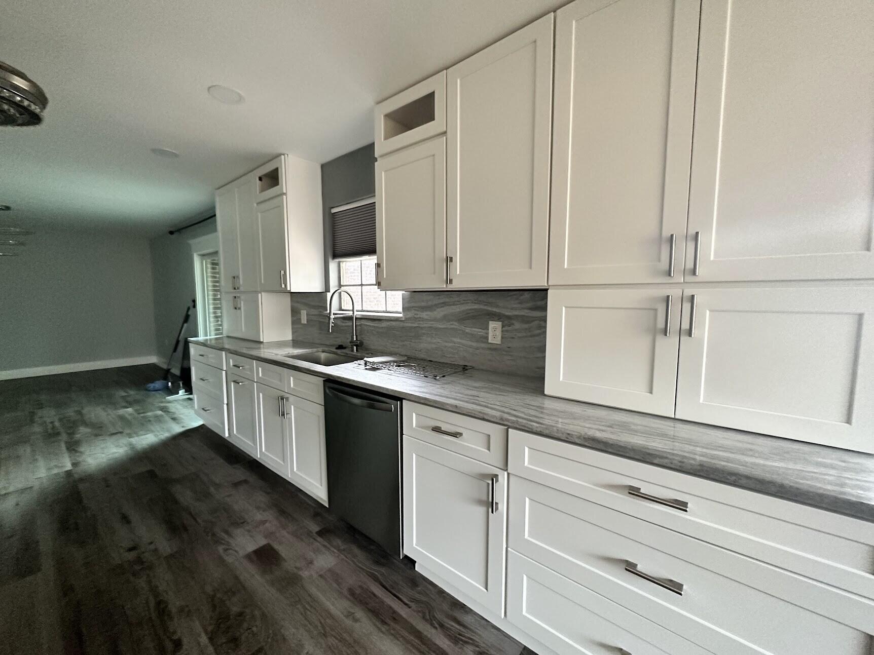 VALPARAISO PINECREST 6 - Residential Lease