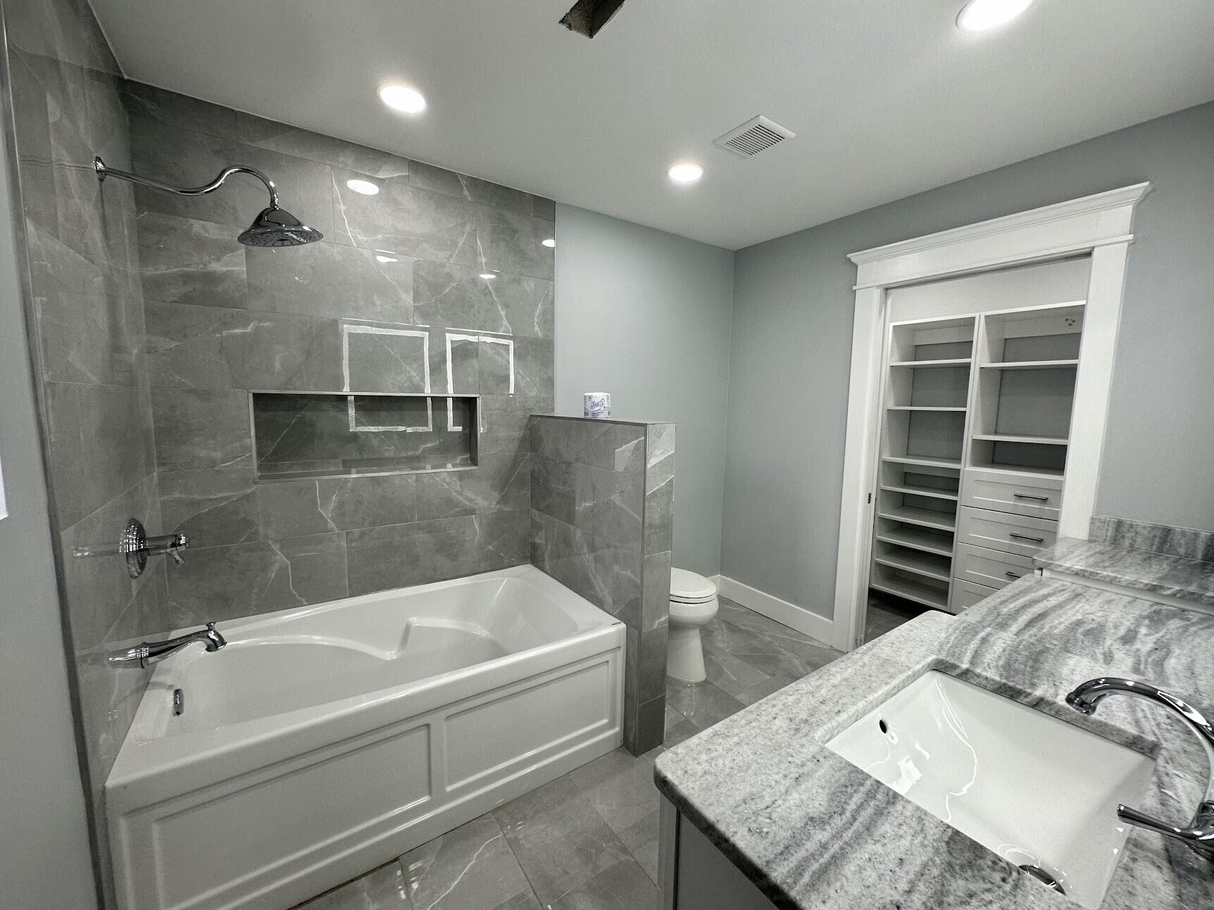 VALPARAISO PINECREST 6 - Residential Lease