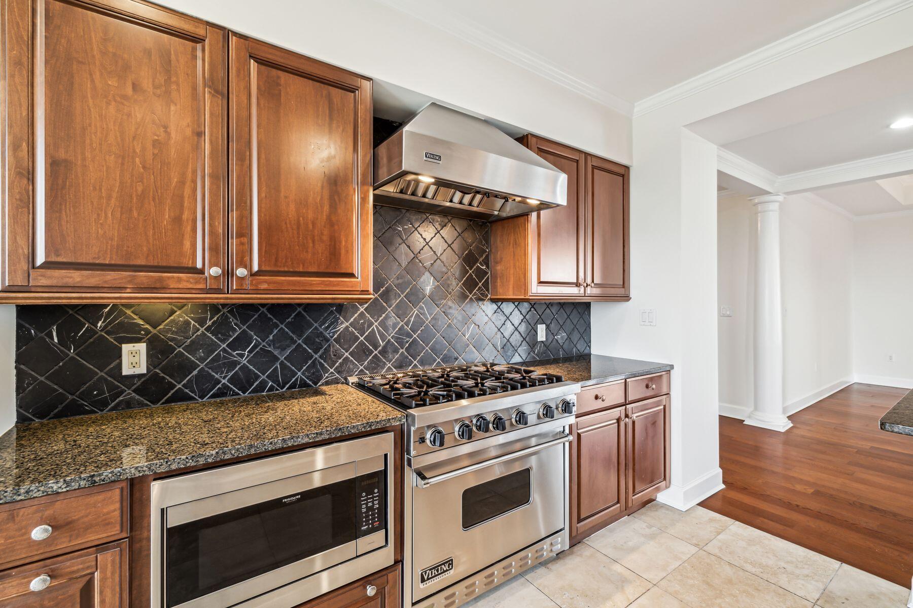 ONE WATER PLACE AT KELLY PLANTATION - Residential