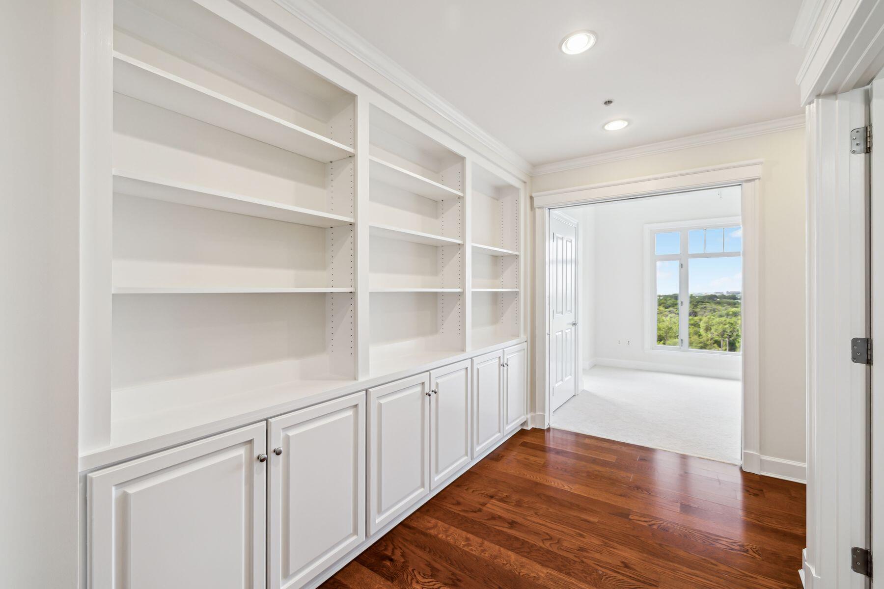 ONE WATER PLACE AT KELLY PLANTATION - Residential
