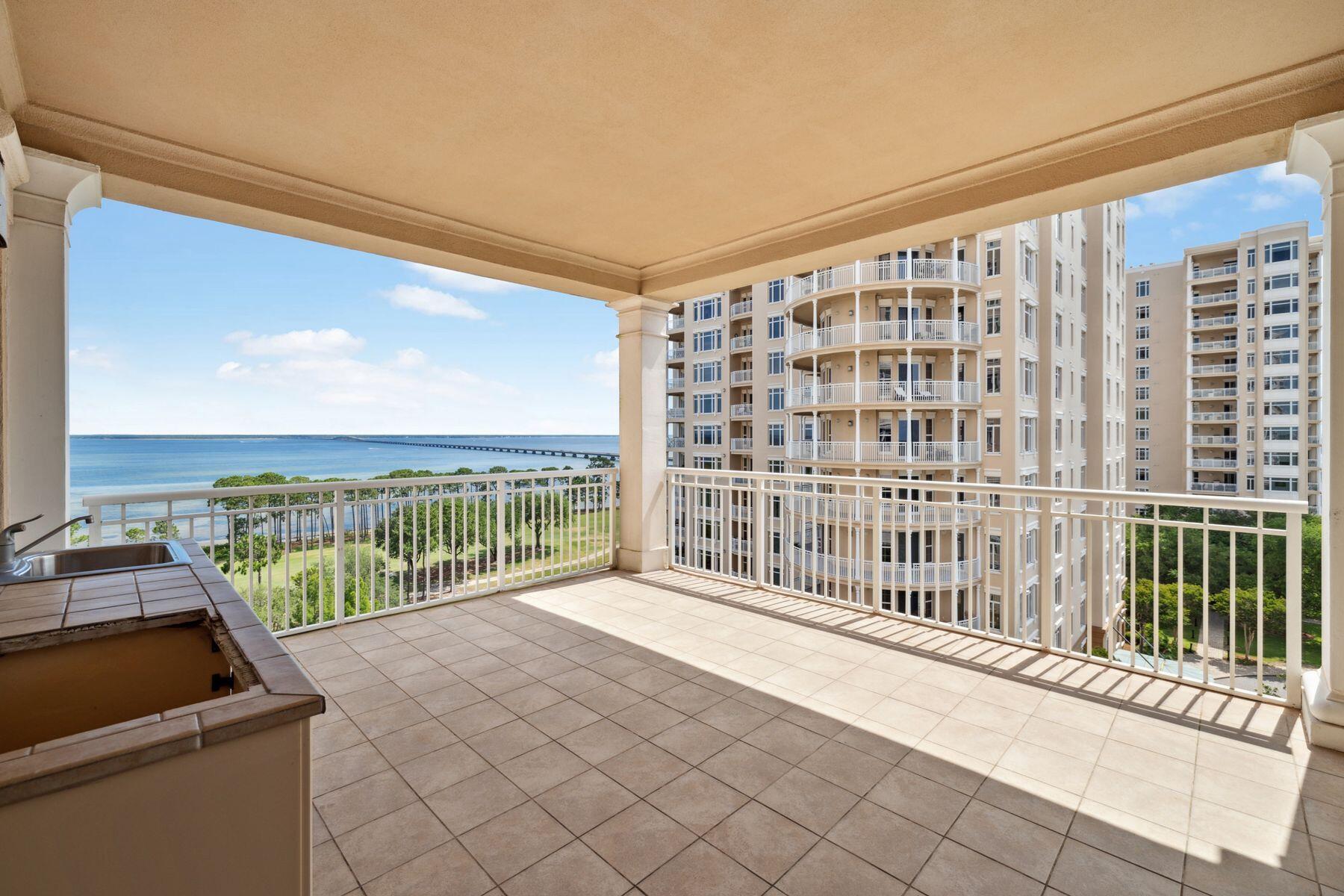 ONE WATER PLACE AT KELLY PLANTATION - Residential