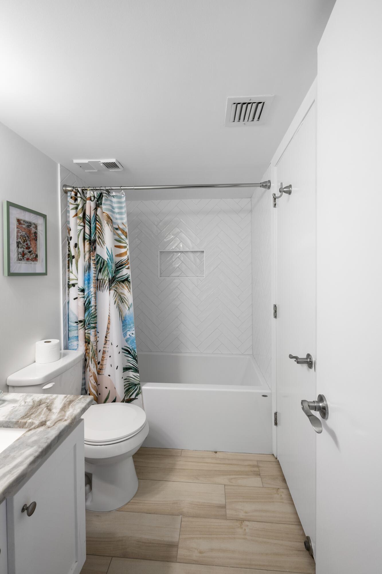 MAINSAIL CONDO PH 4 - Residential