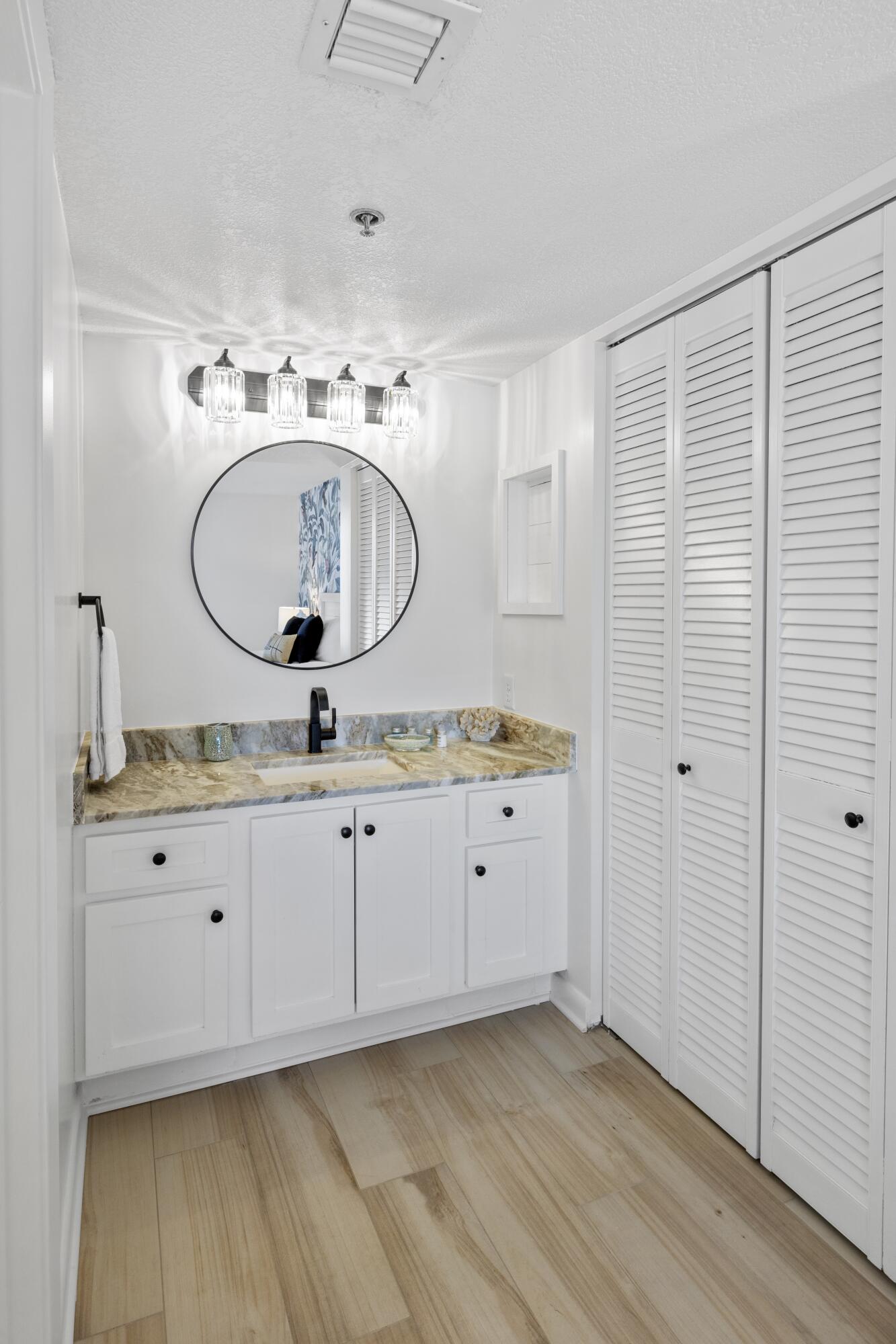 MAINSAIL CONDO PH 4 - Residential