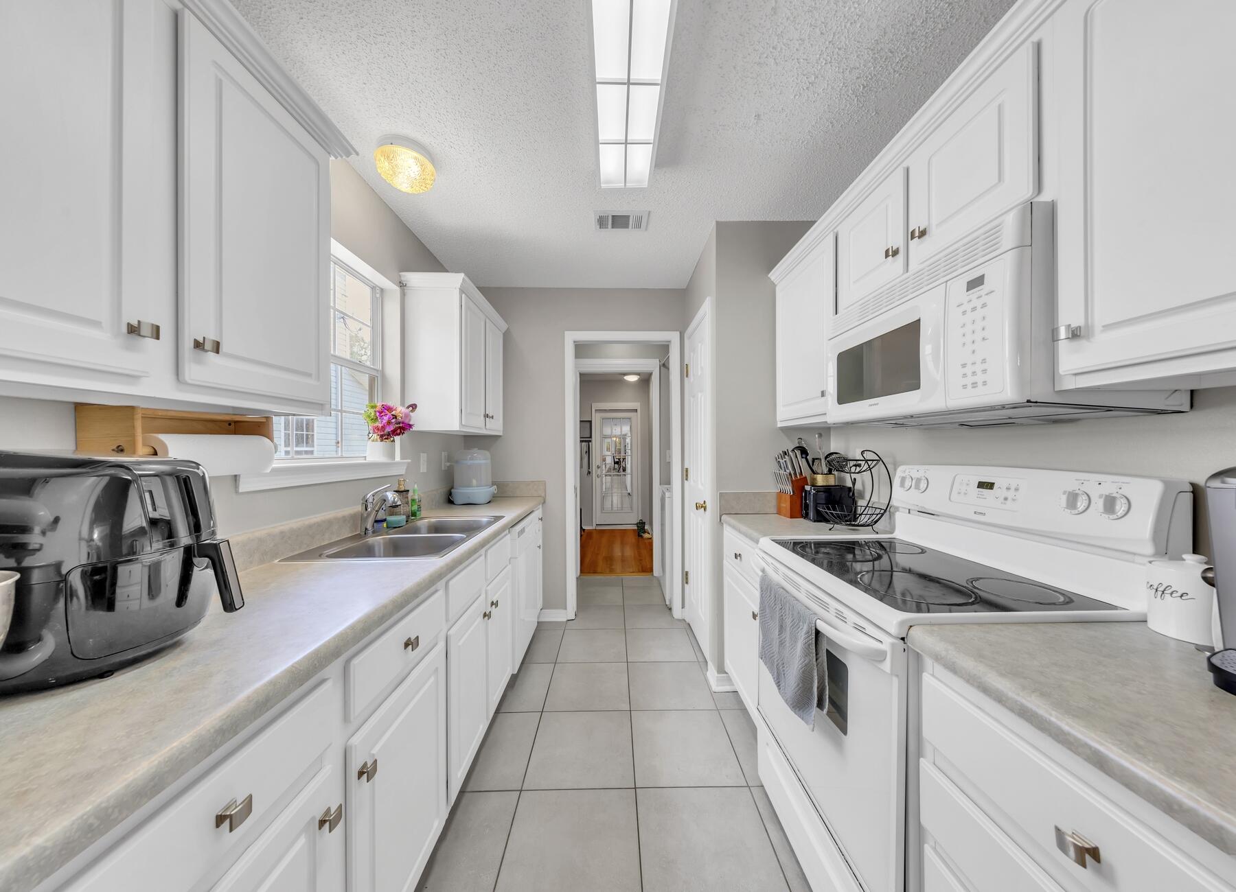 VALLEY CREEK S/D - Residential Lease