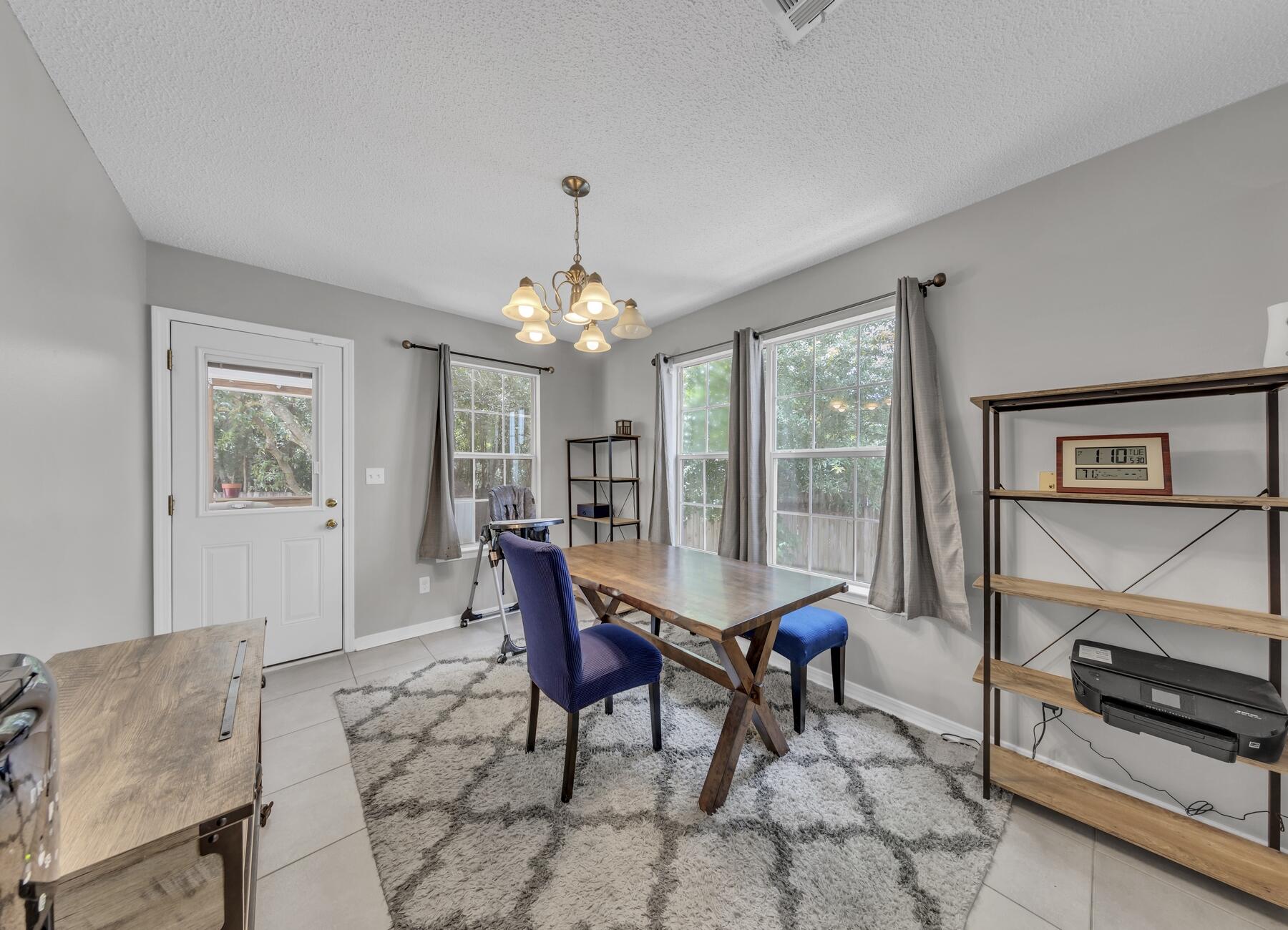 VALLEY CREEK S/D - Residential Lease