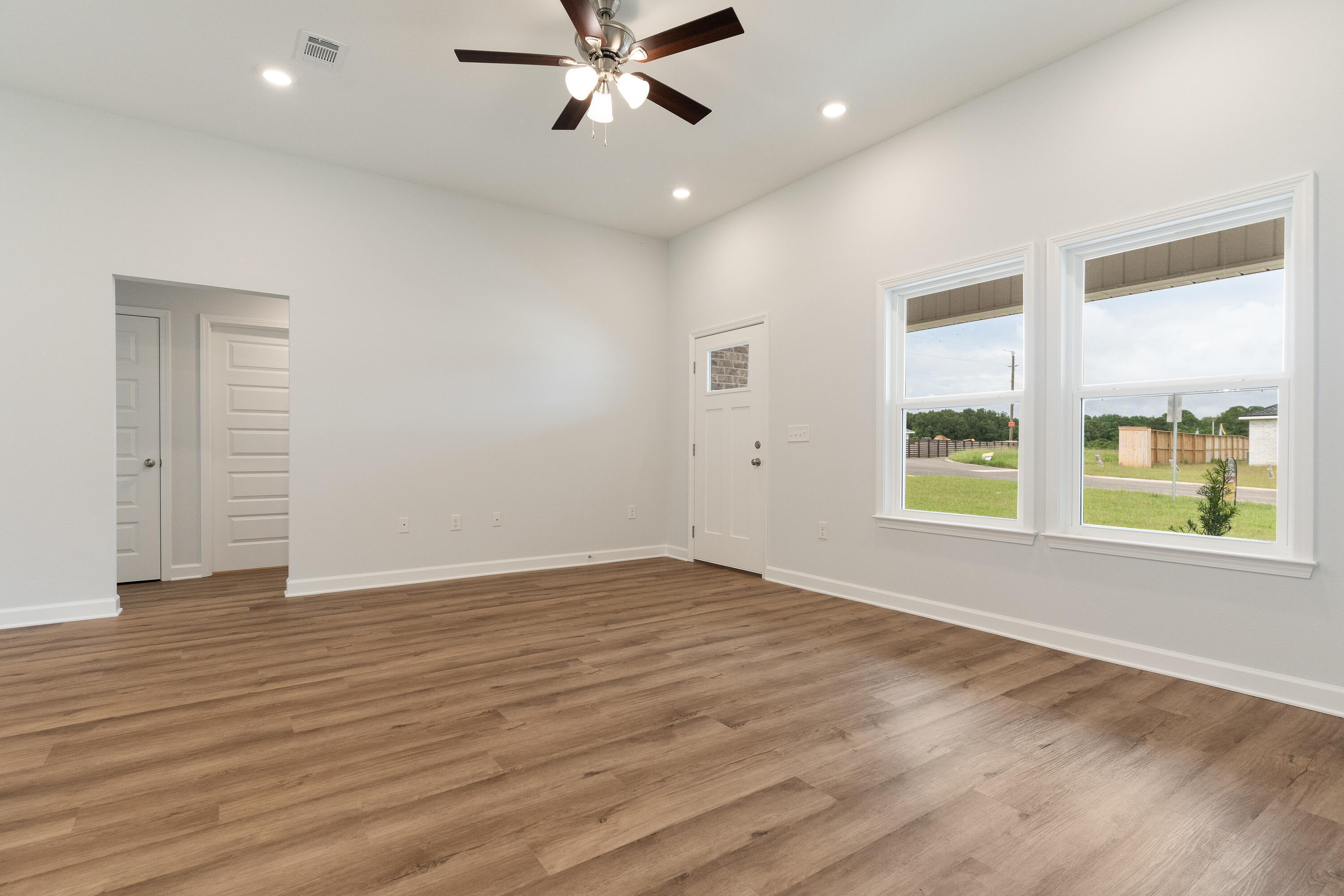 SOUTHERN DAY CHATEAU - Residential