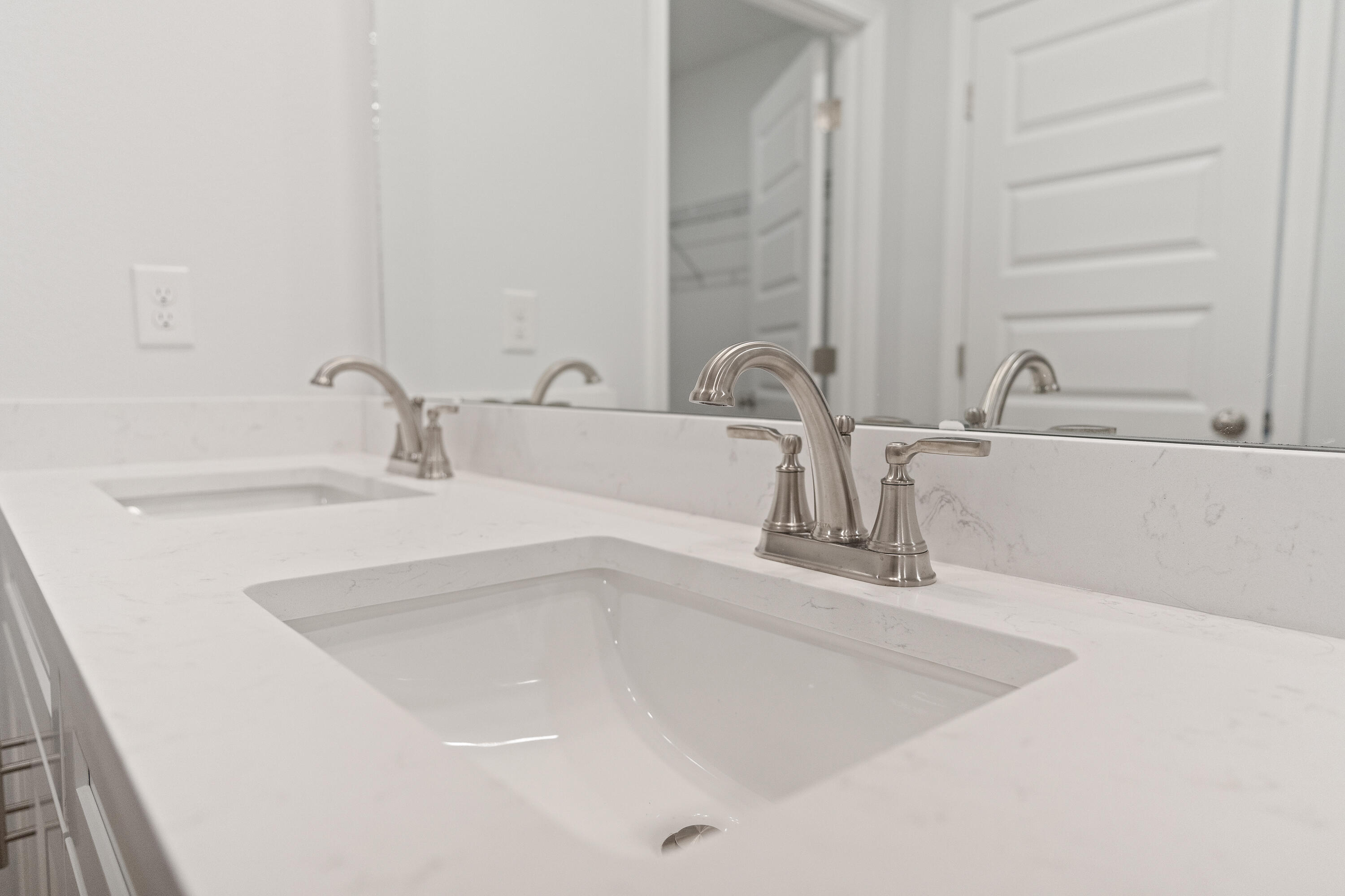 SOUTHERN DAY CHATEAU - Residential