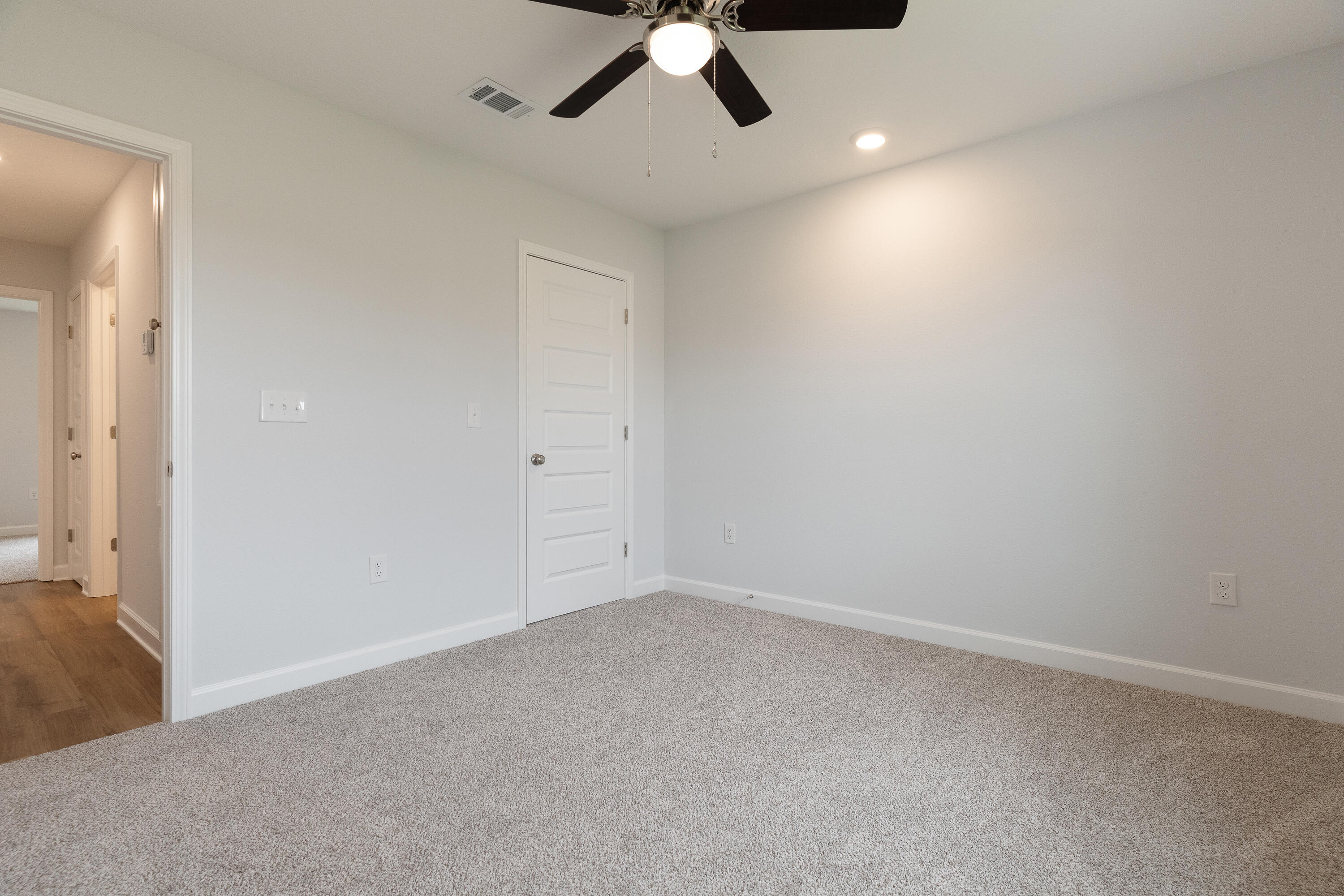 SOUTHERN DAY CHATEAU - Residential