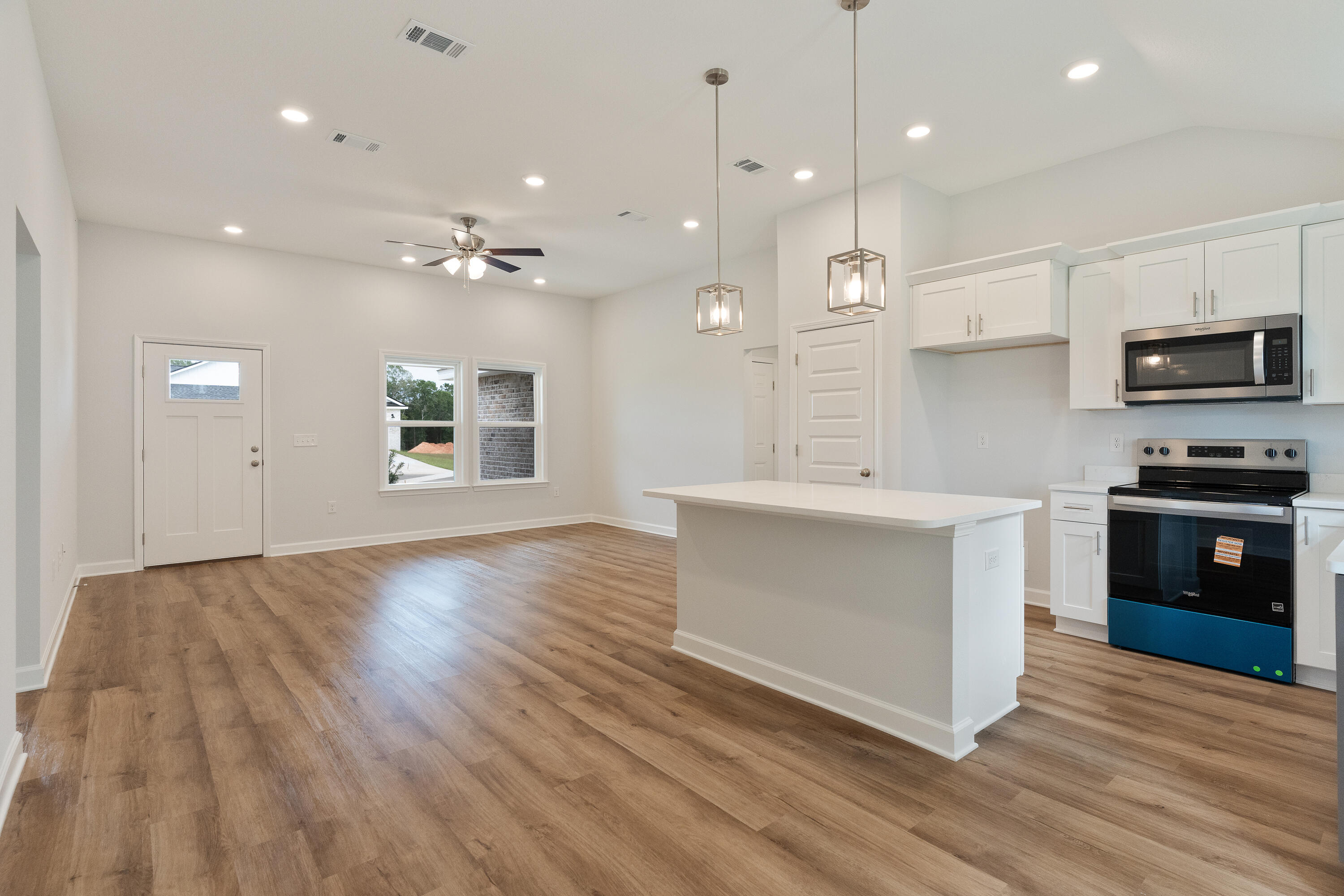 SOUTHERN DAY CHATEAU - Residential