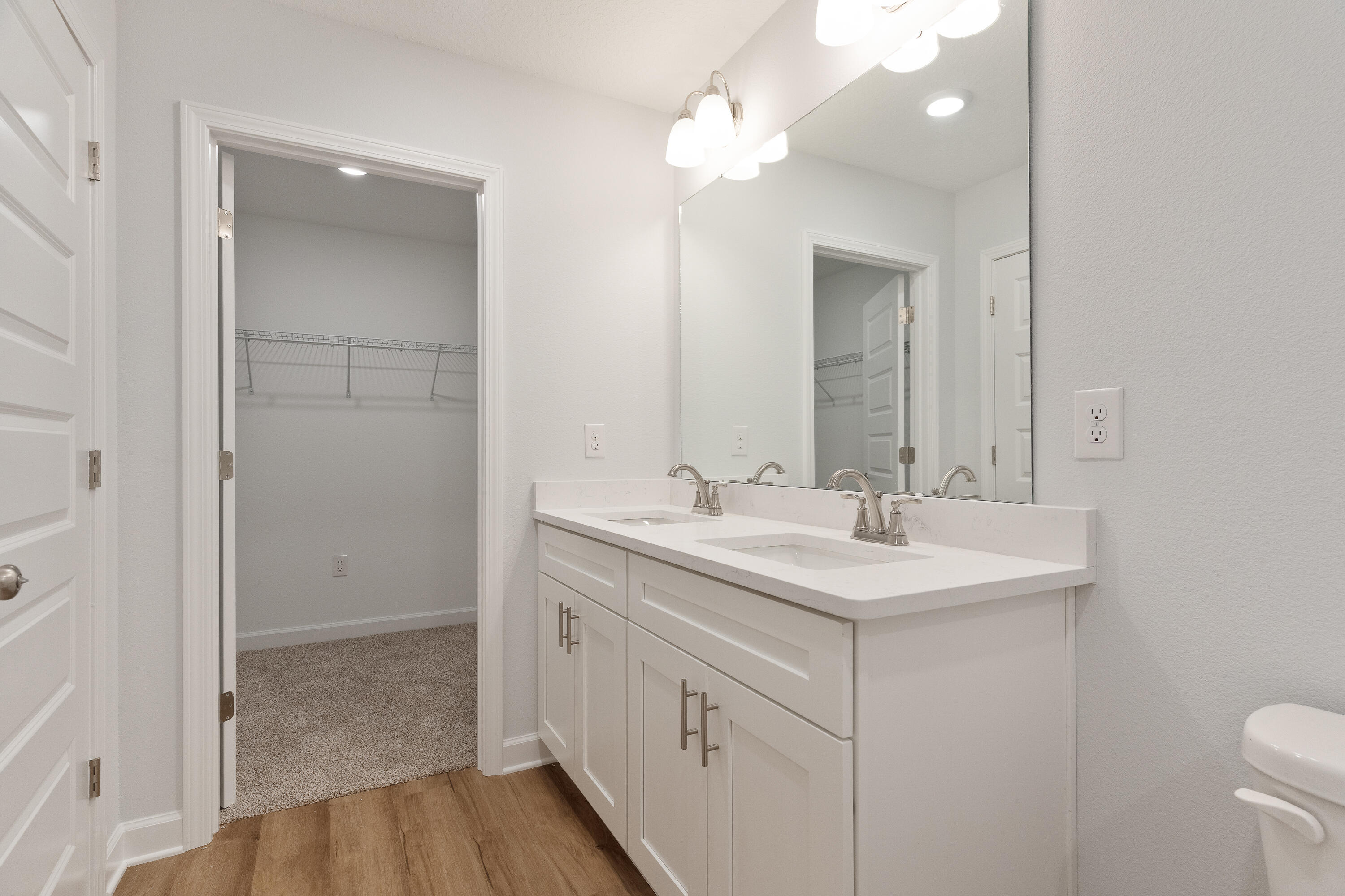 SOUTHERN DAY CHATEAU - Residential