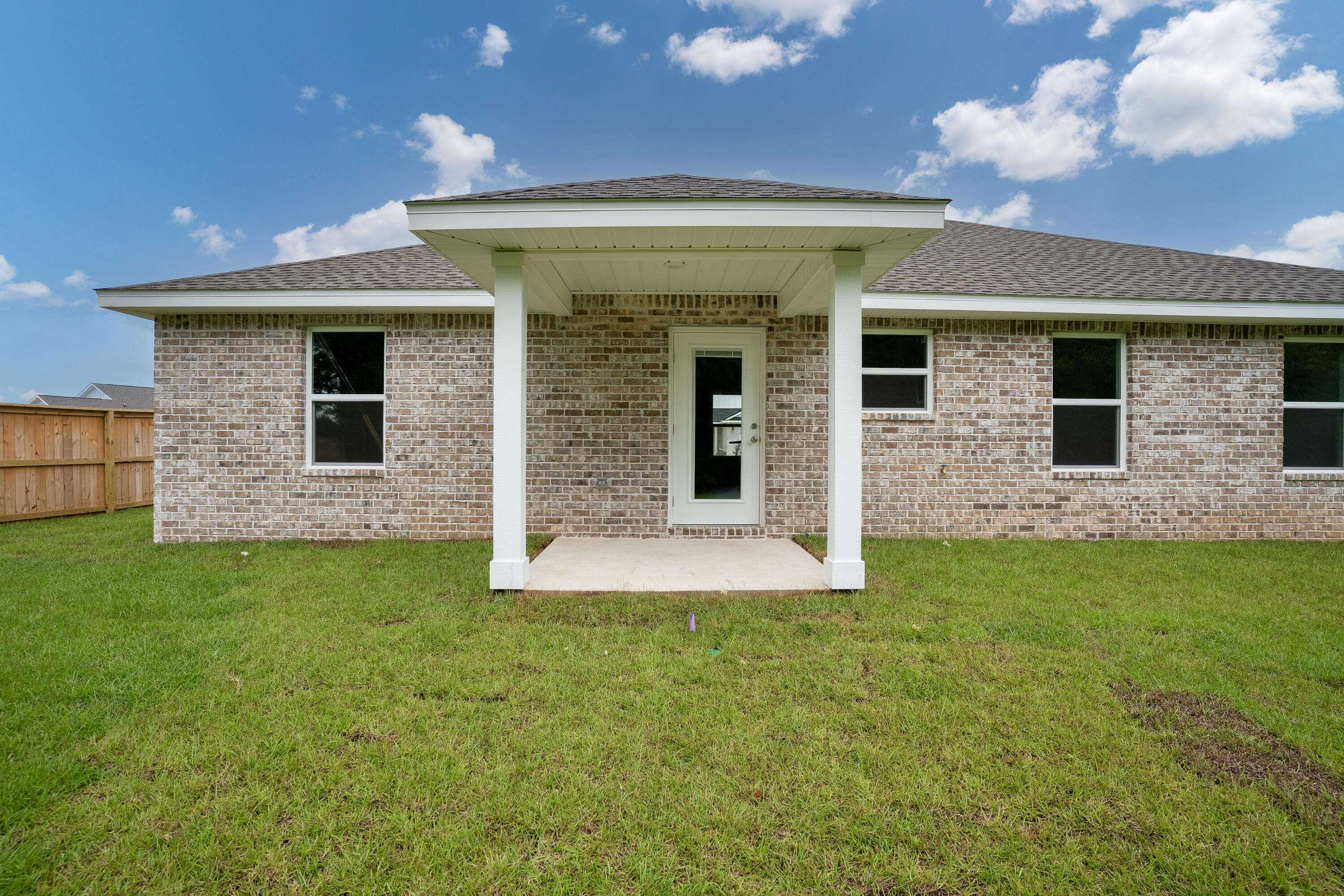 SOUTHERN DAY CHATEAU - Residential