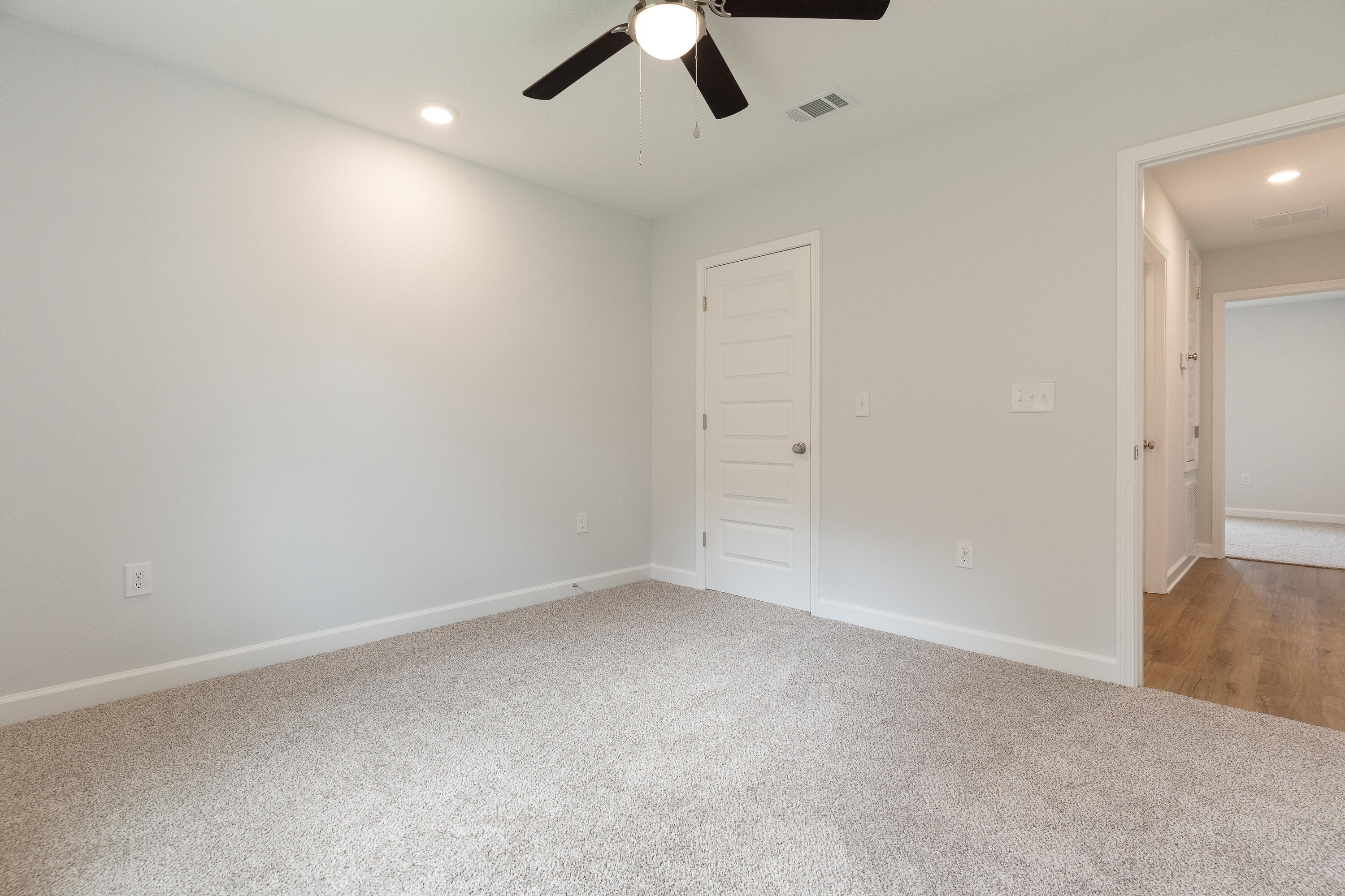 SOUTHERN DAY CHATEAU - Residential
