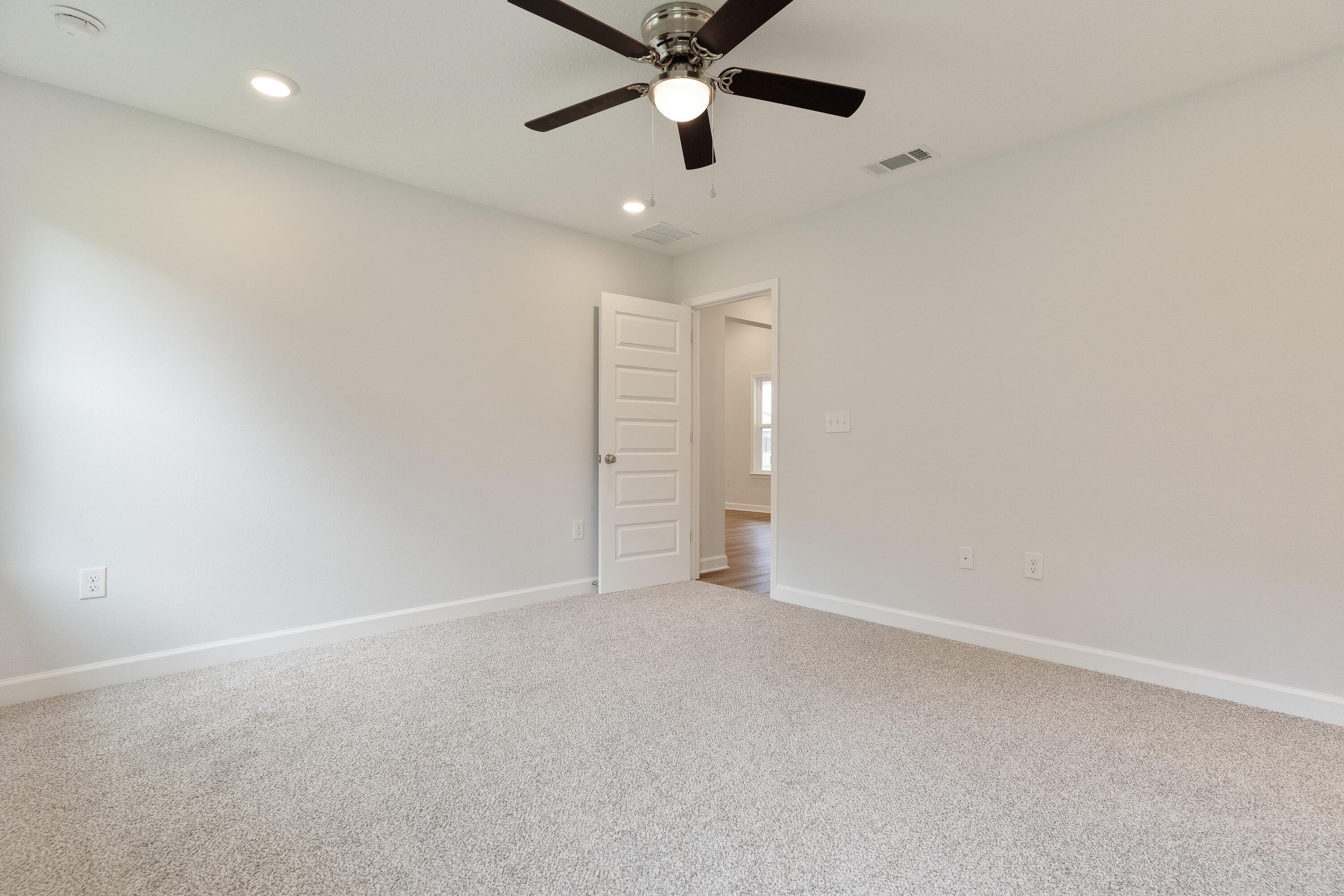 SOUTHERN DAY CHATEAU - Residential