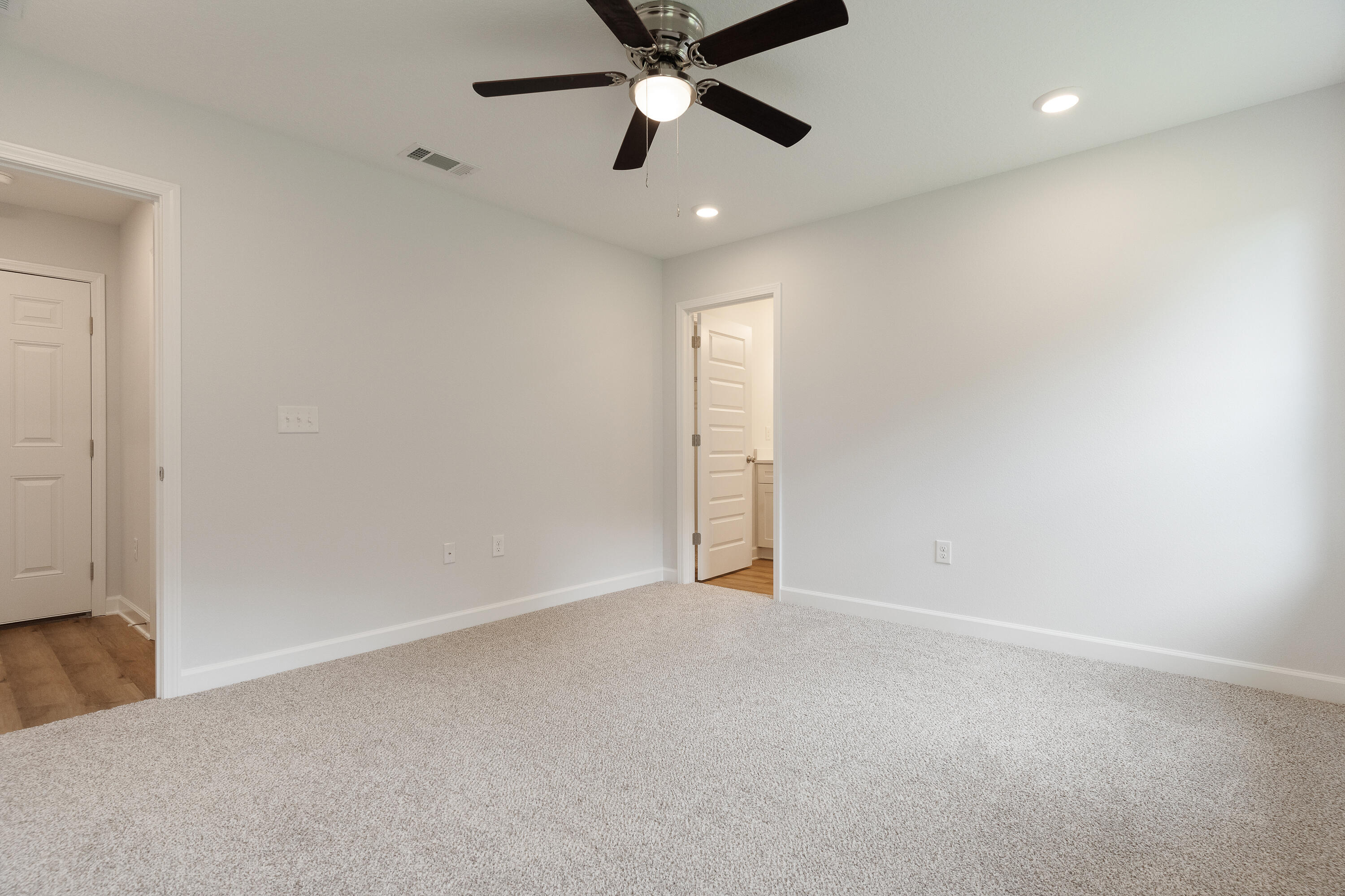 SOUTHERN DAY CHATEAU - Residential