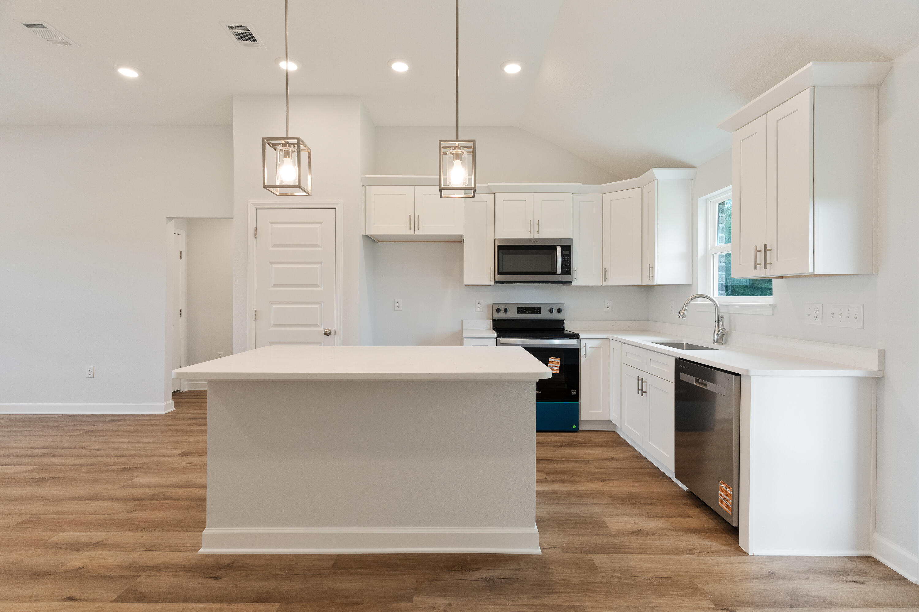 SOUTHERN DAY CHATEAU - Residential