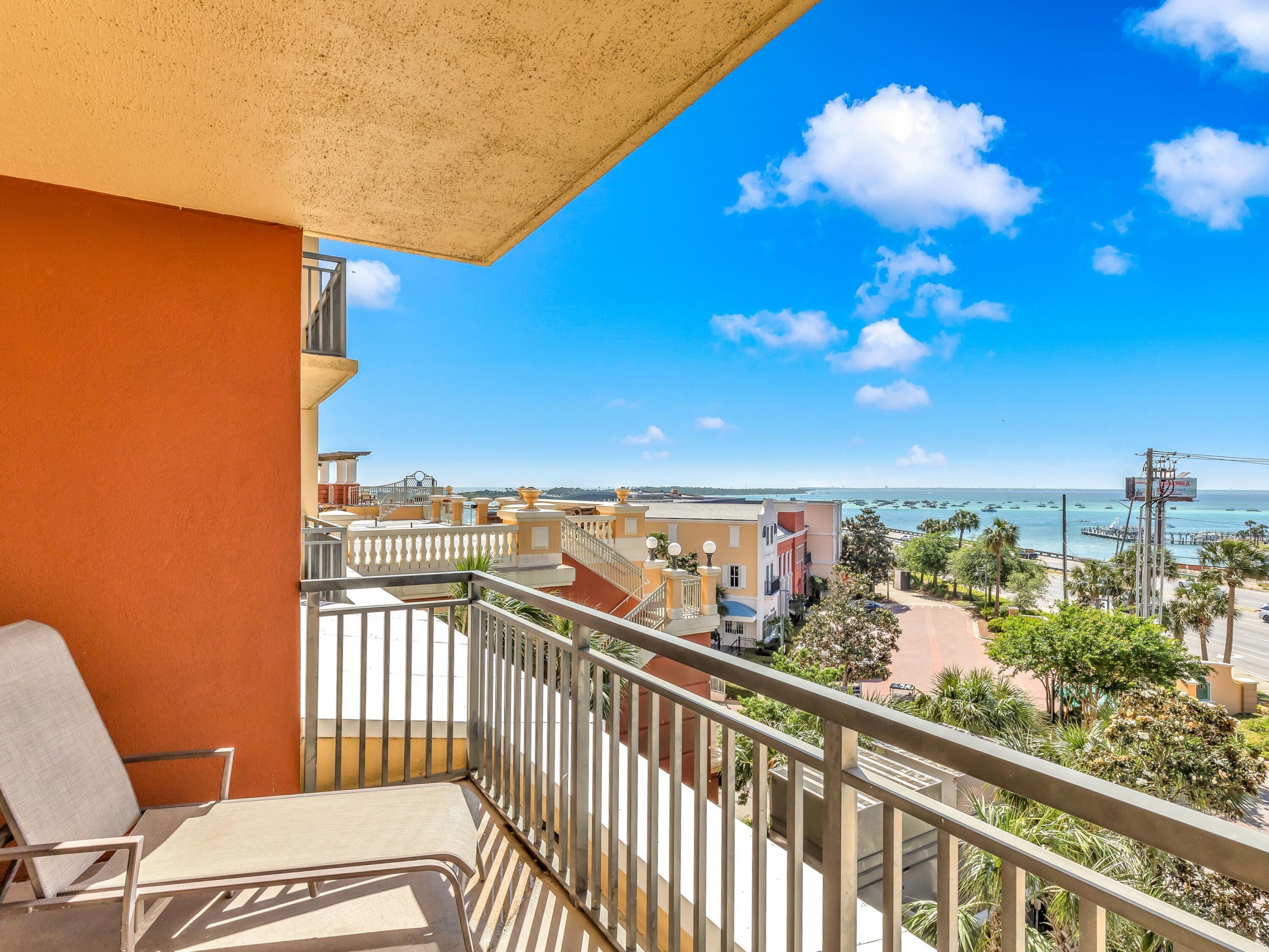 EMERALD GRANDE - Residential