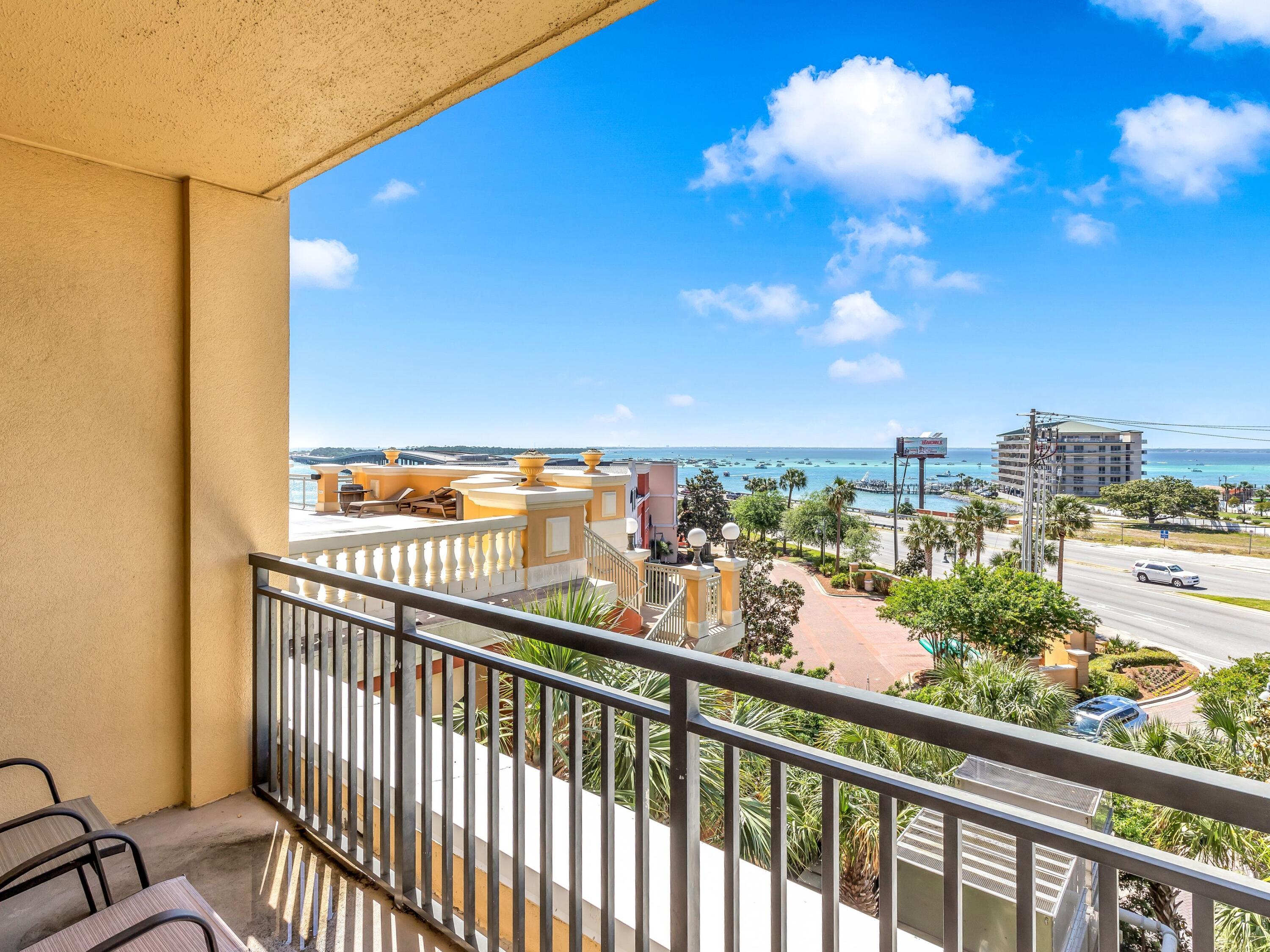 EMERALD GRANDE - Residential