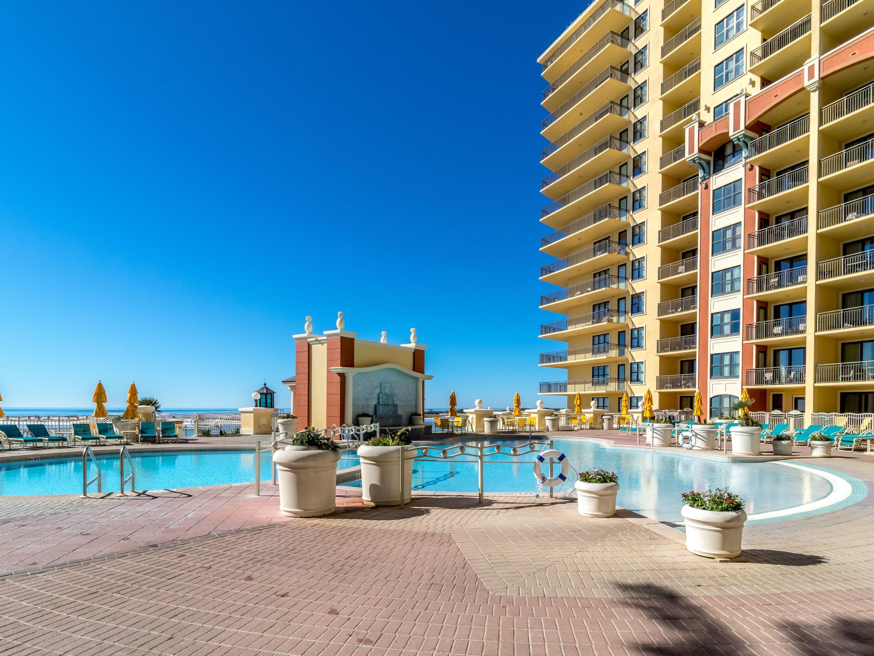 EMERALD GRANDE - Residential