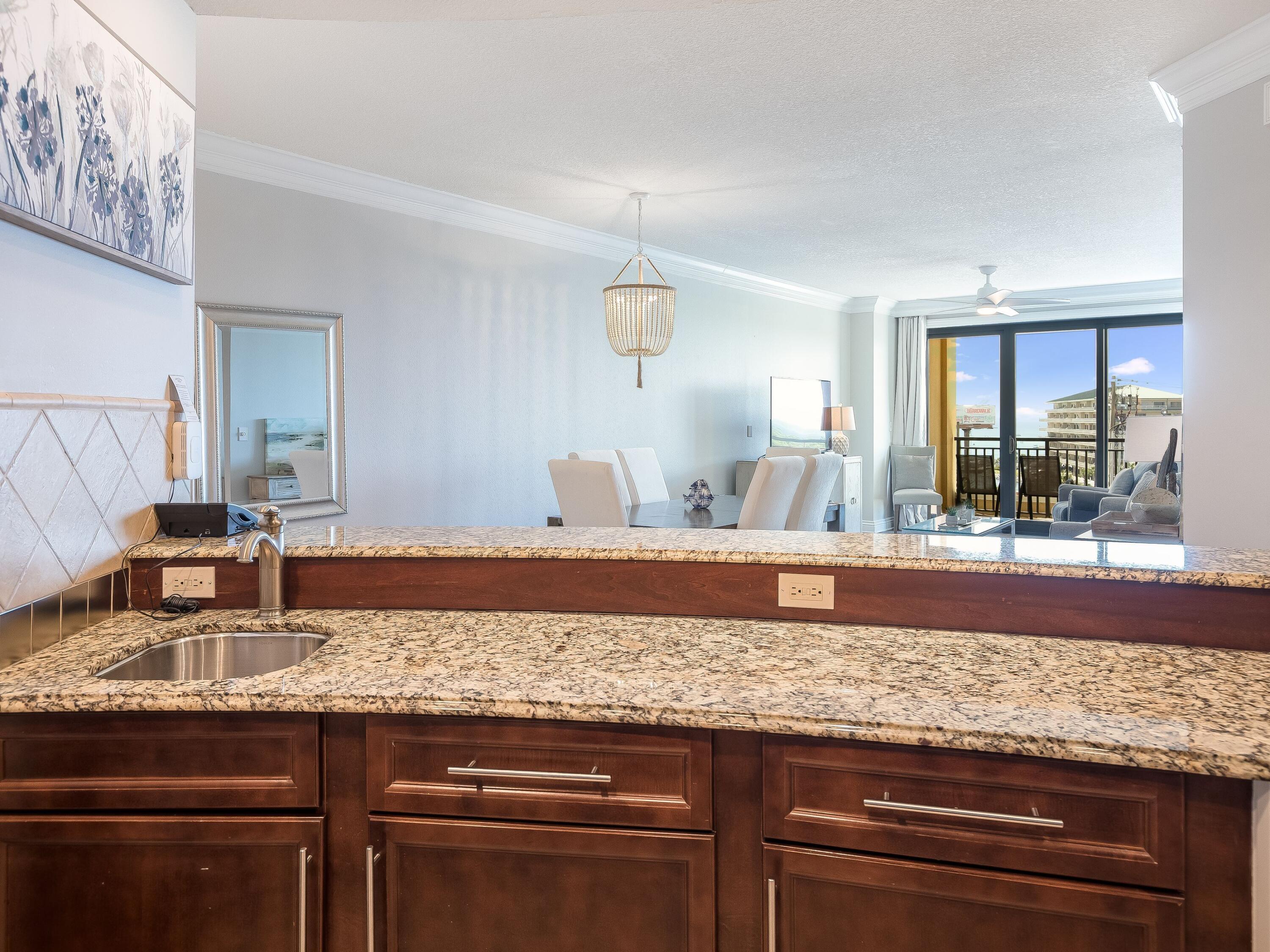 EMERALD GRANDE - Residential