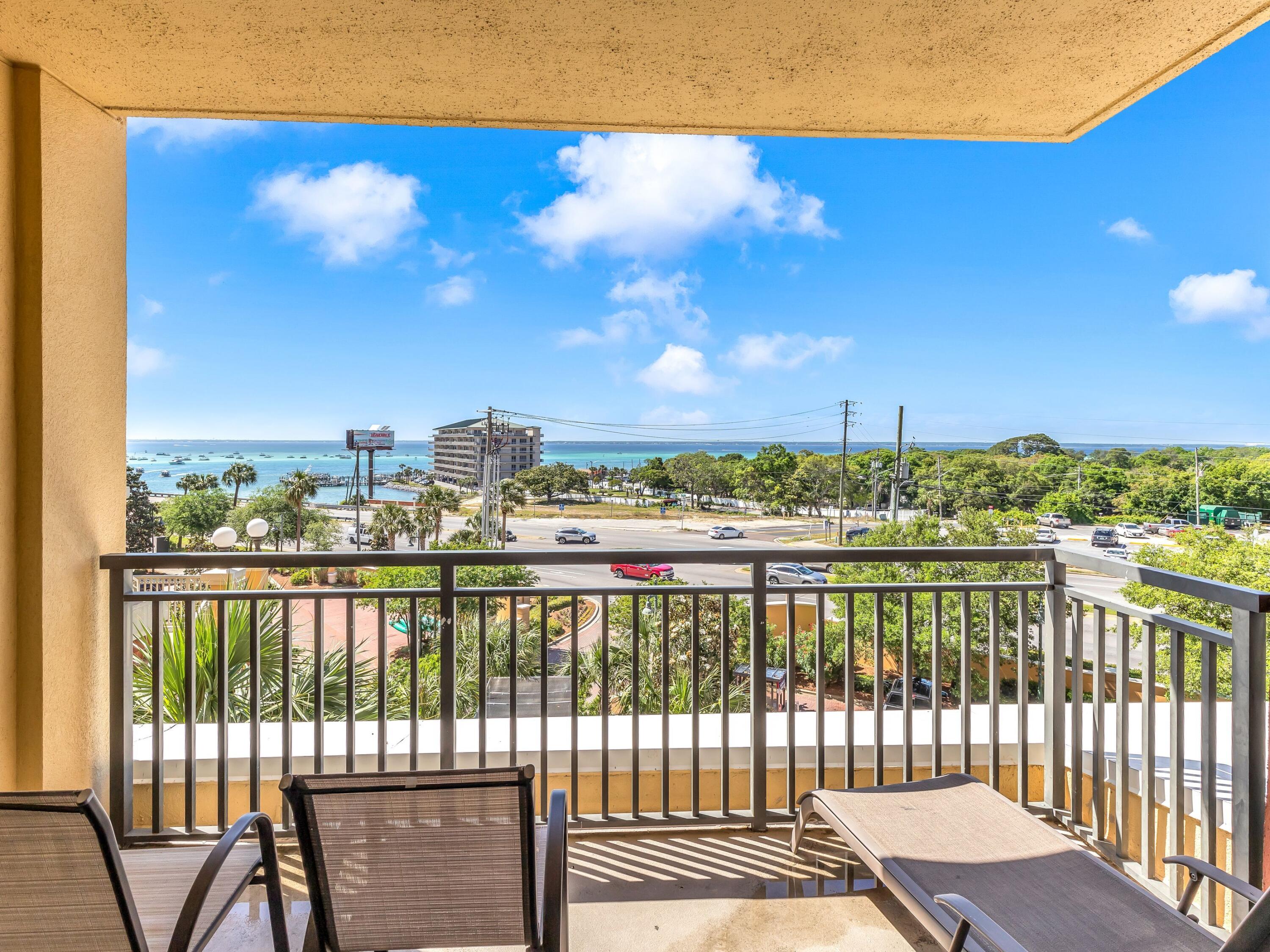 EMERALD GRANDE - Residential