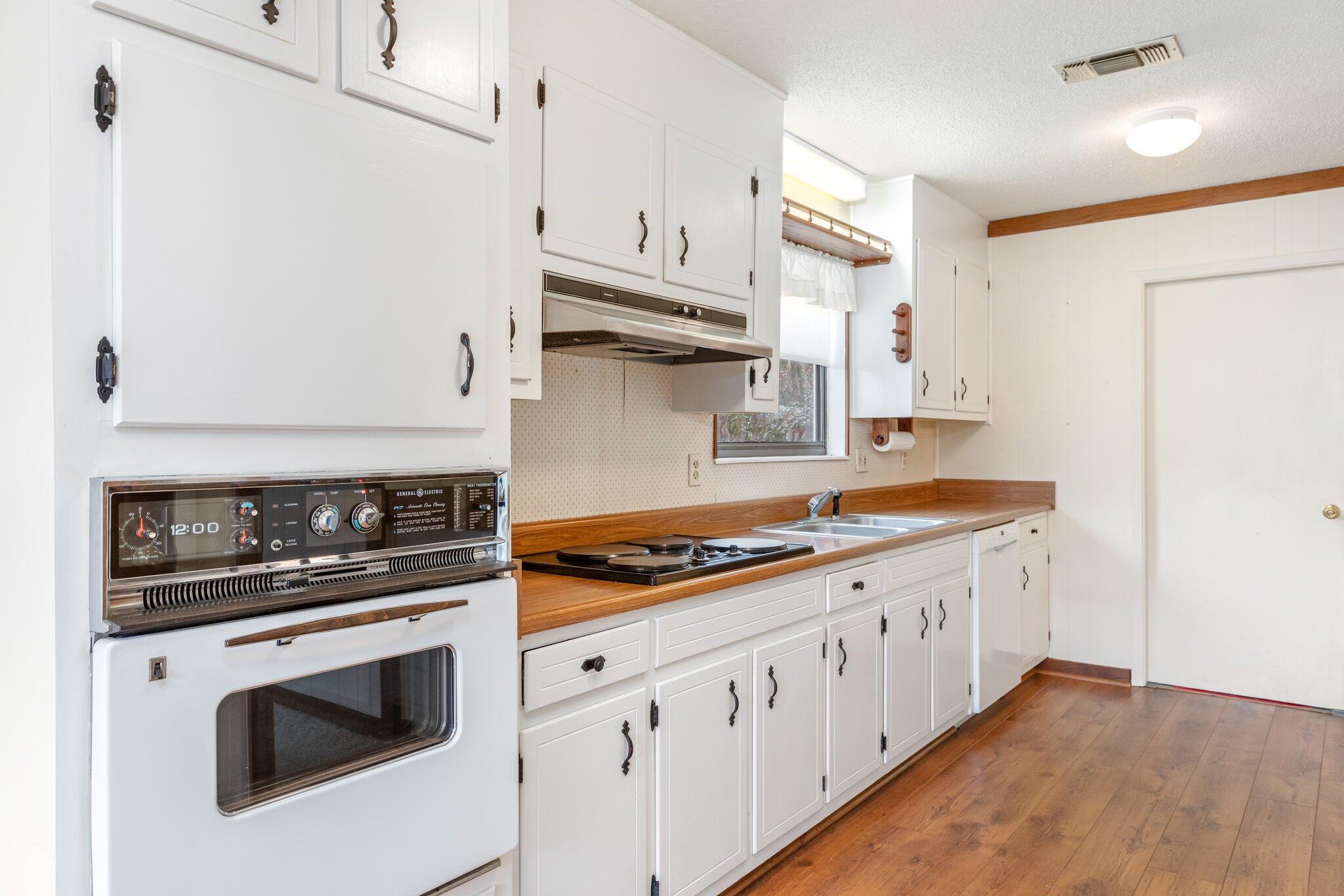 LAKE LORRAINE ESTATES 3 - Residential