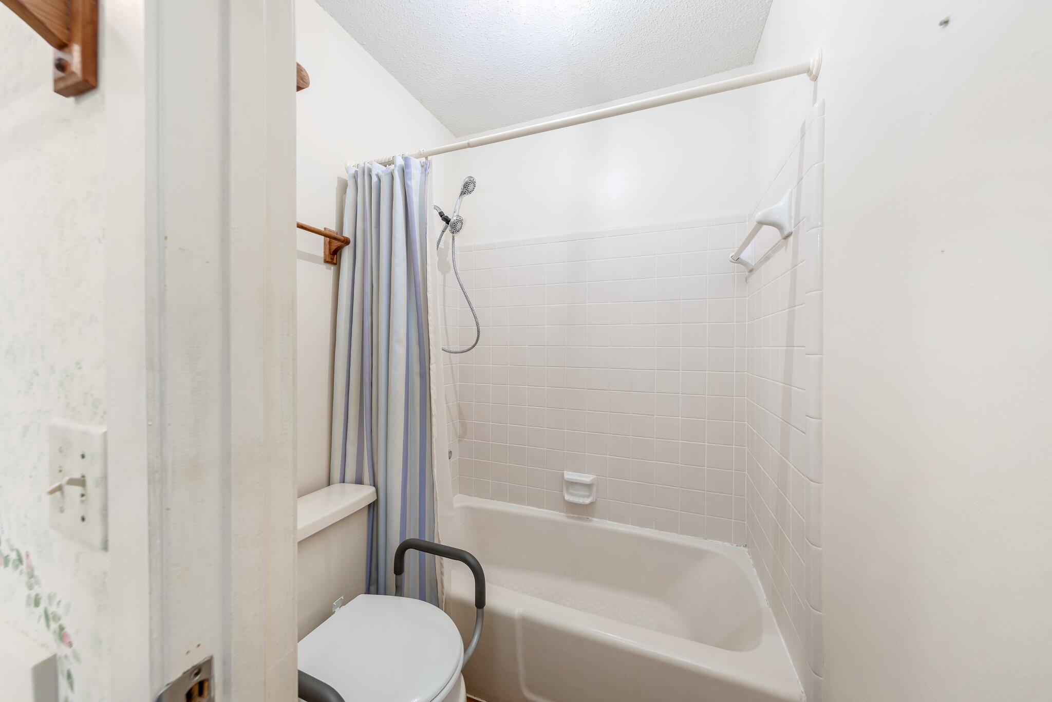 LAKE LORRAINE ESTATES 3 - Residential