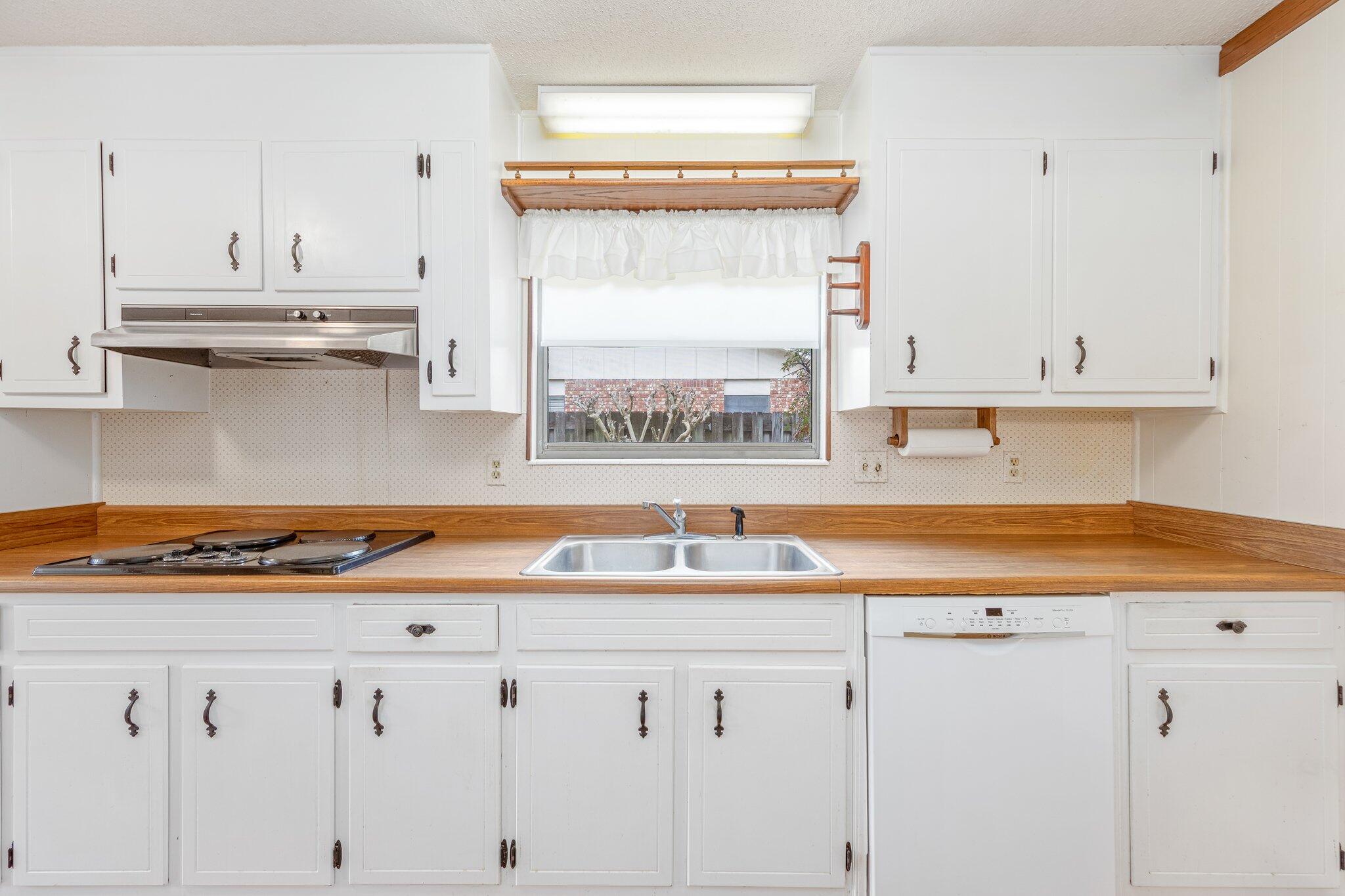 LAKE LORRAINE ESTATES 3 - Residential