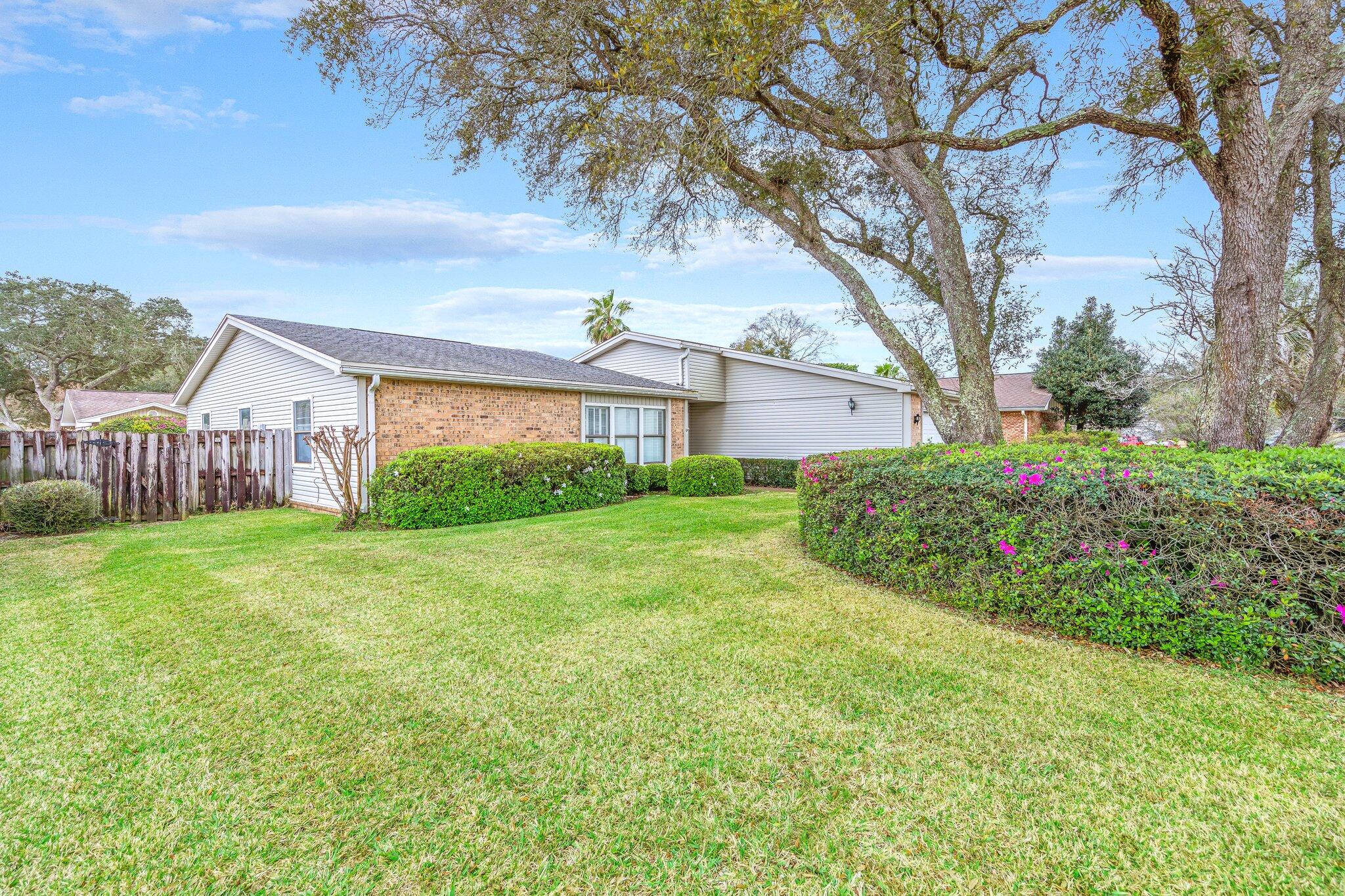 LAKE LORRAINE ESTATES 3 - Residential