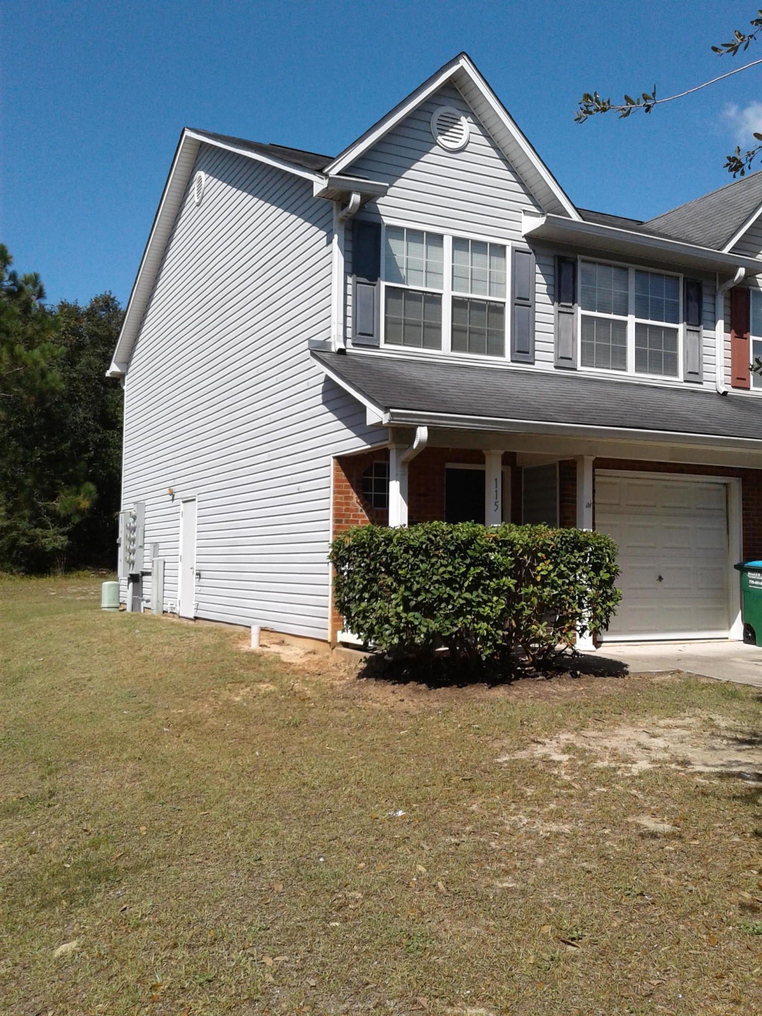 ROLLING PINES - Residential Lease