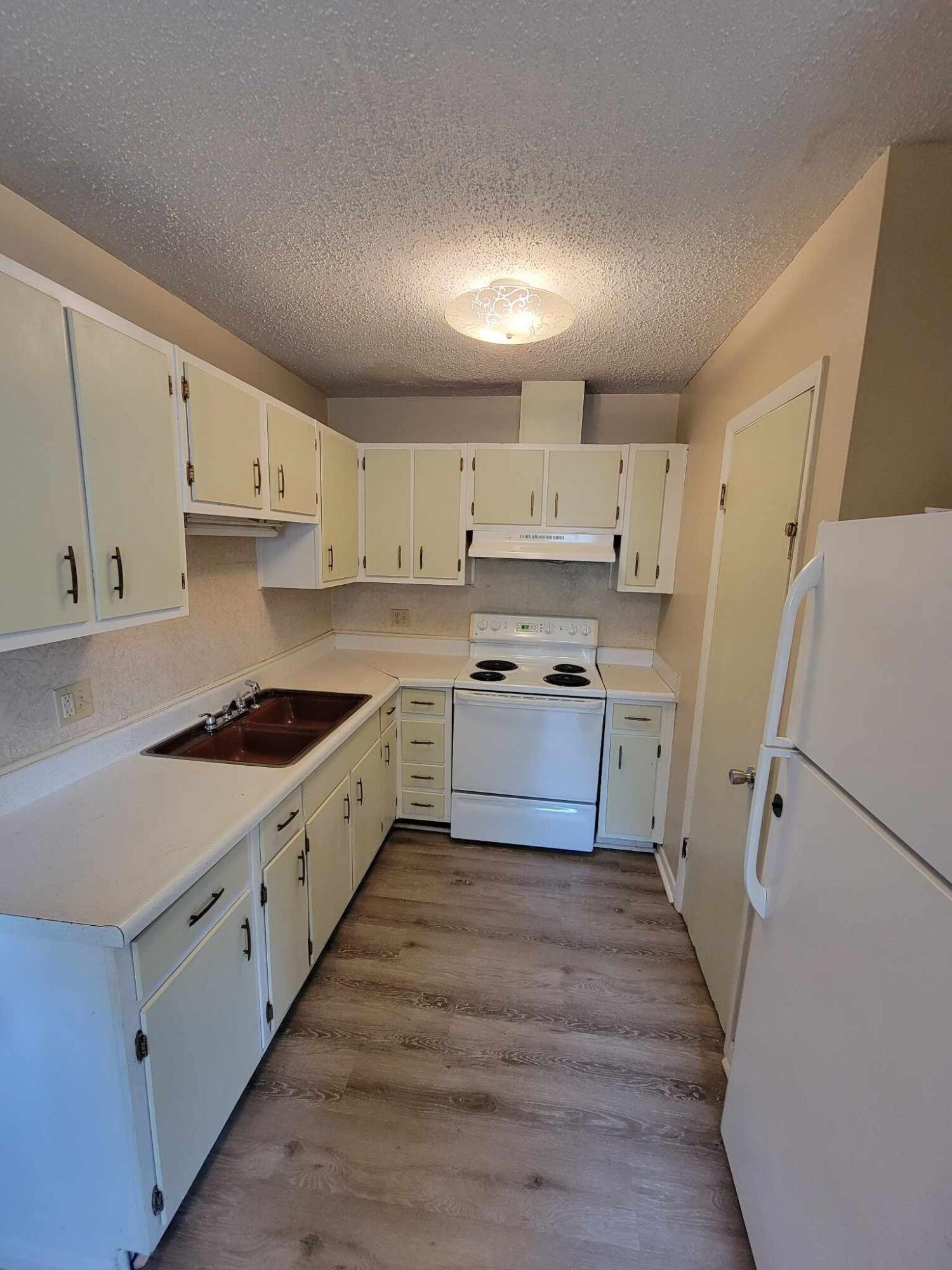 METES & BOUNDS - Residential Lease