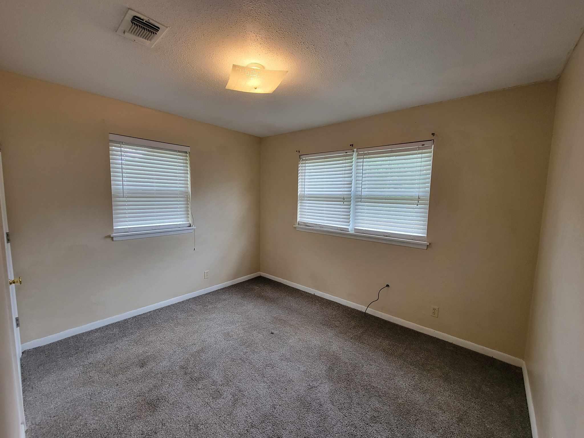 METES & BOUNDS - Residential Lease