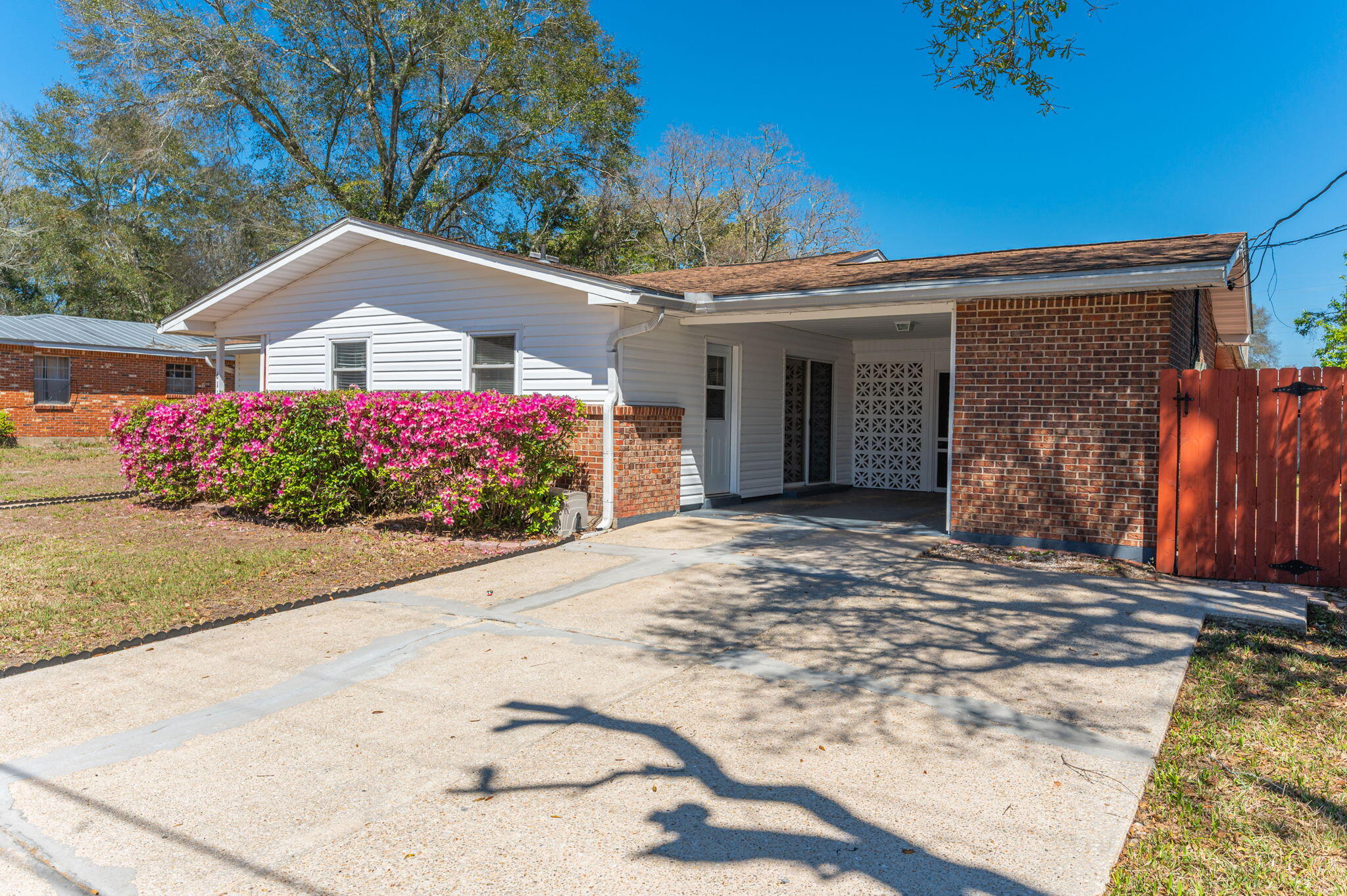 MIDPINES - Residential Lease