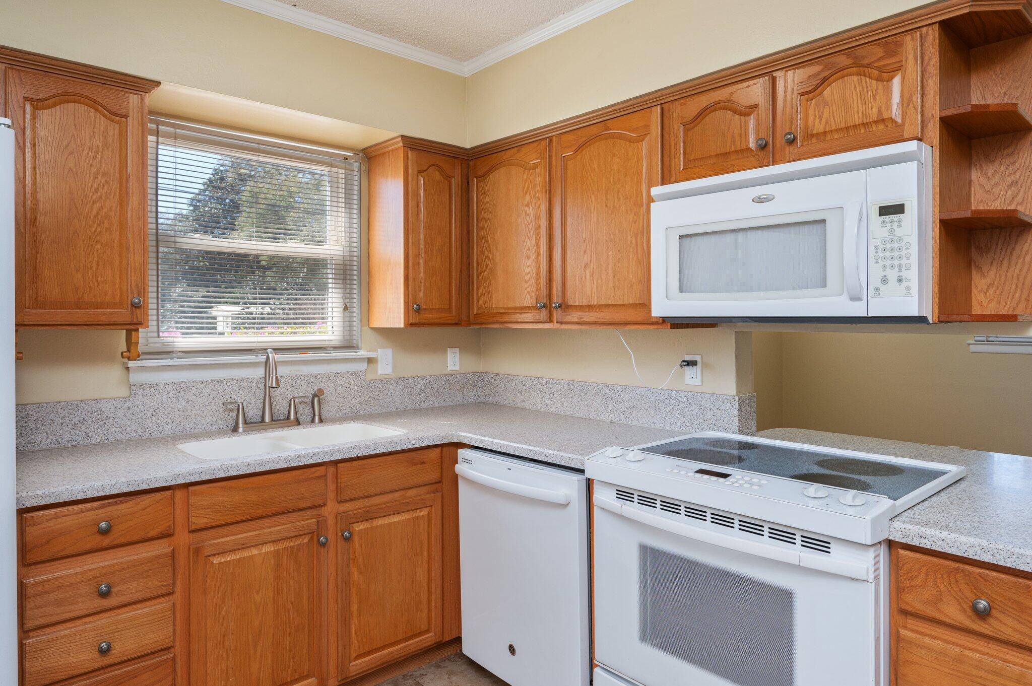 MIDPINES - Residential Lease