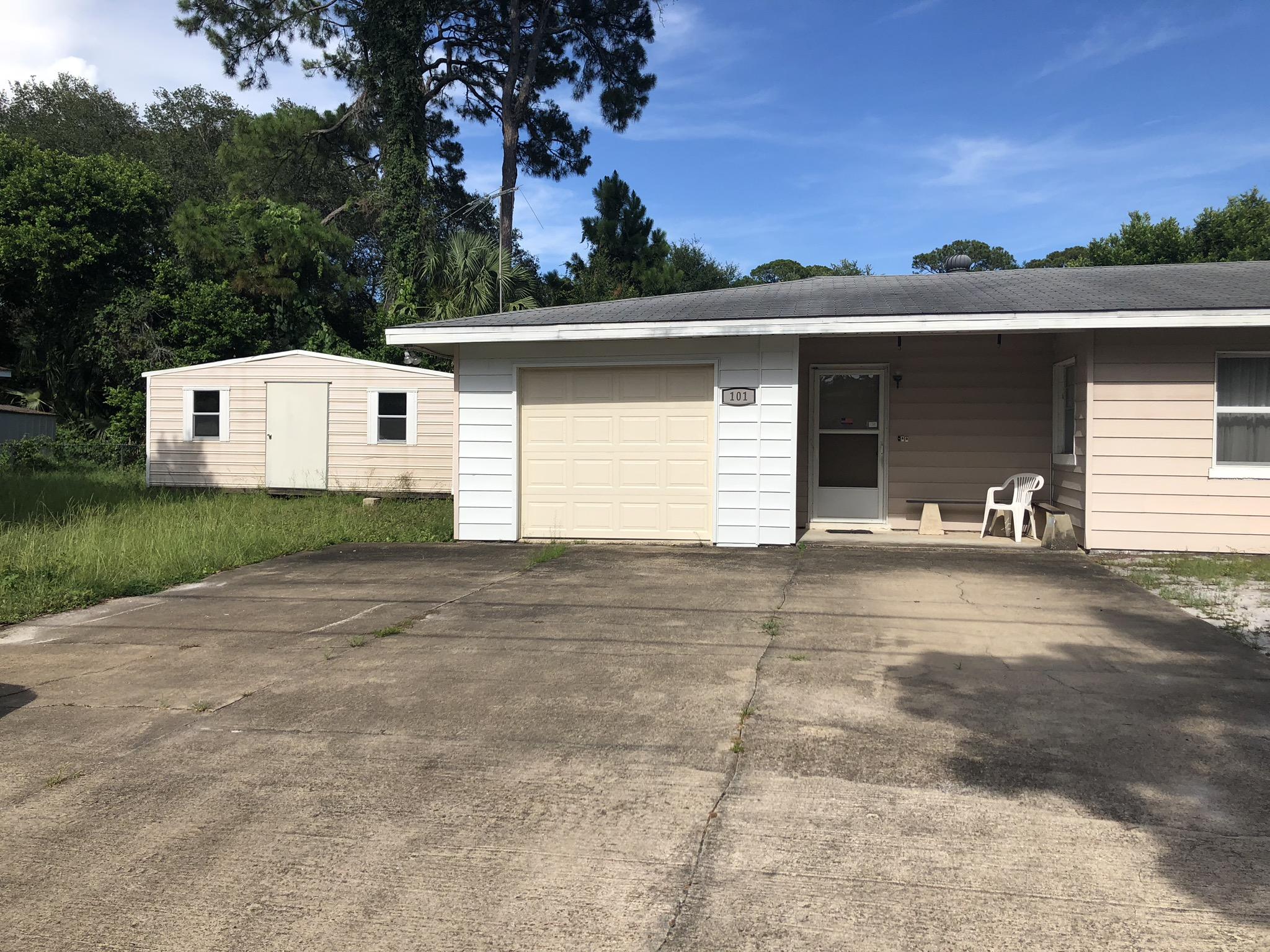 ELLIOTTS POINT - Residential