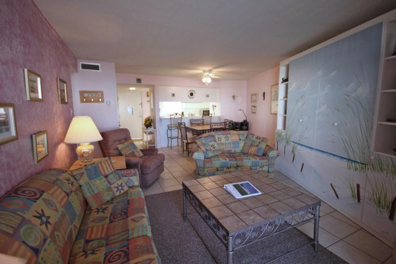 EL MATADOR CONDO - Residential