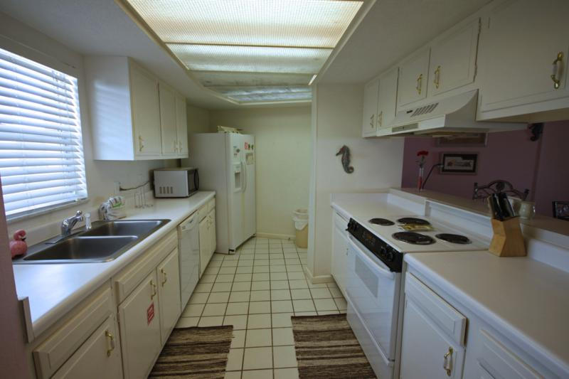 EL MATADOR CONDO - Residential