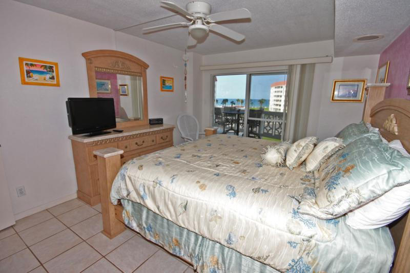 EL MATADOR CONDO - Residential