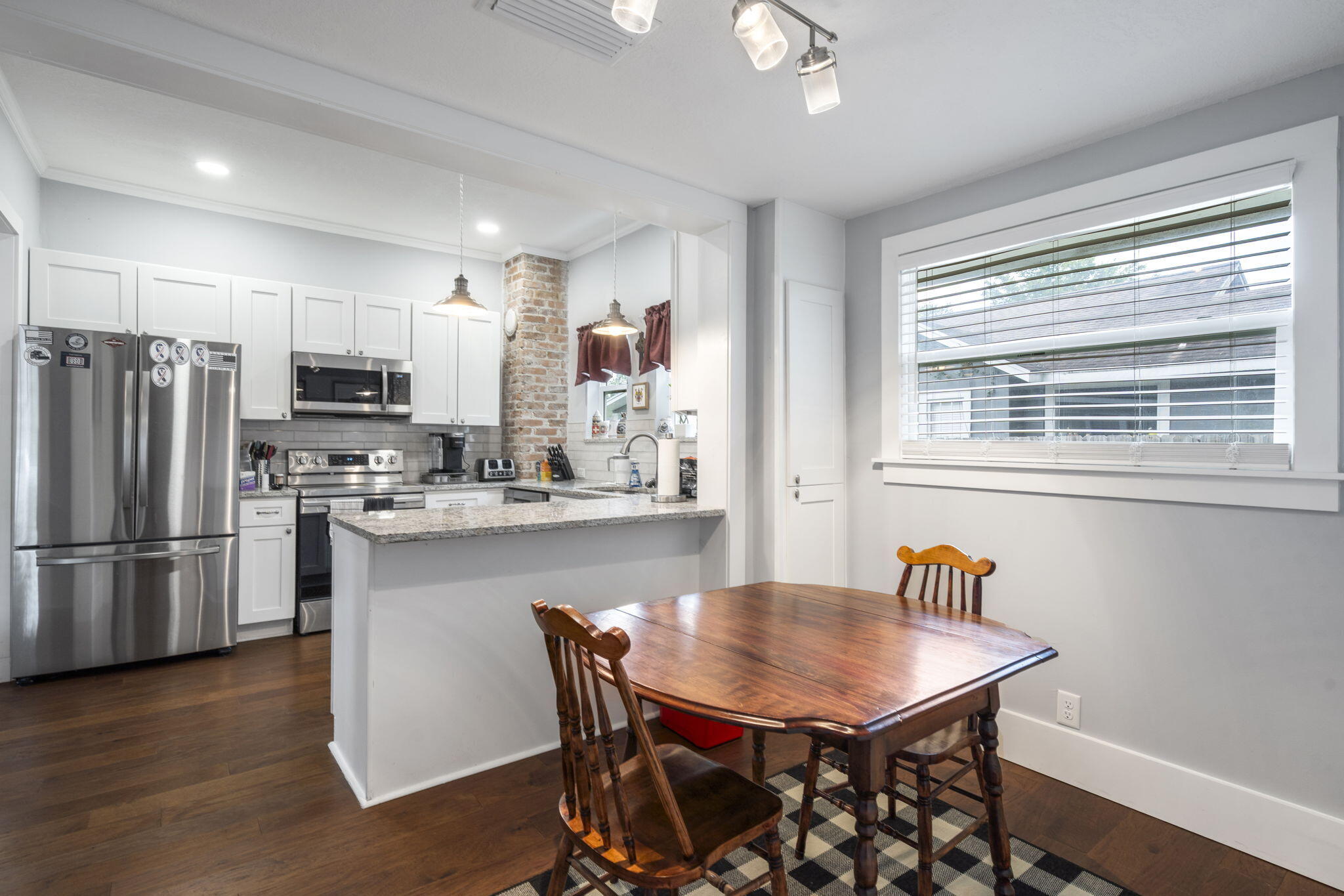 MURRAY HILL - Residential