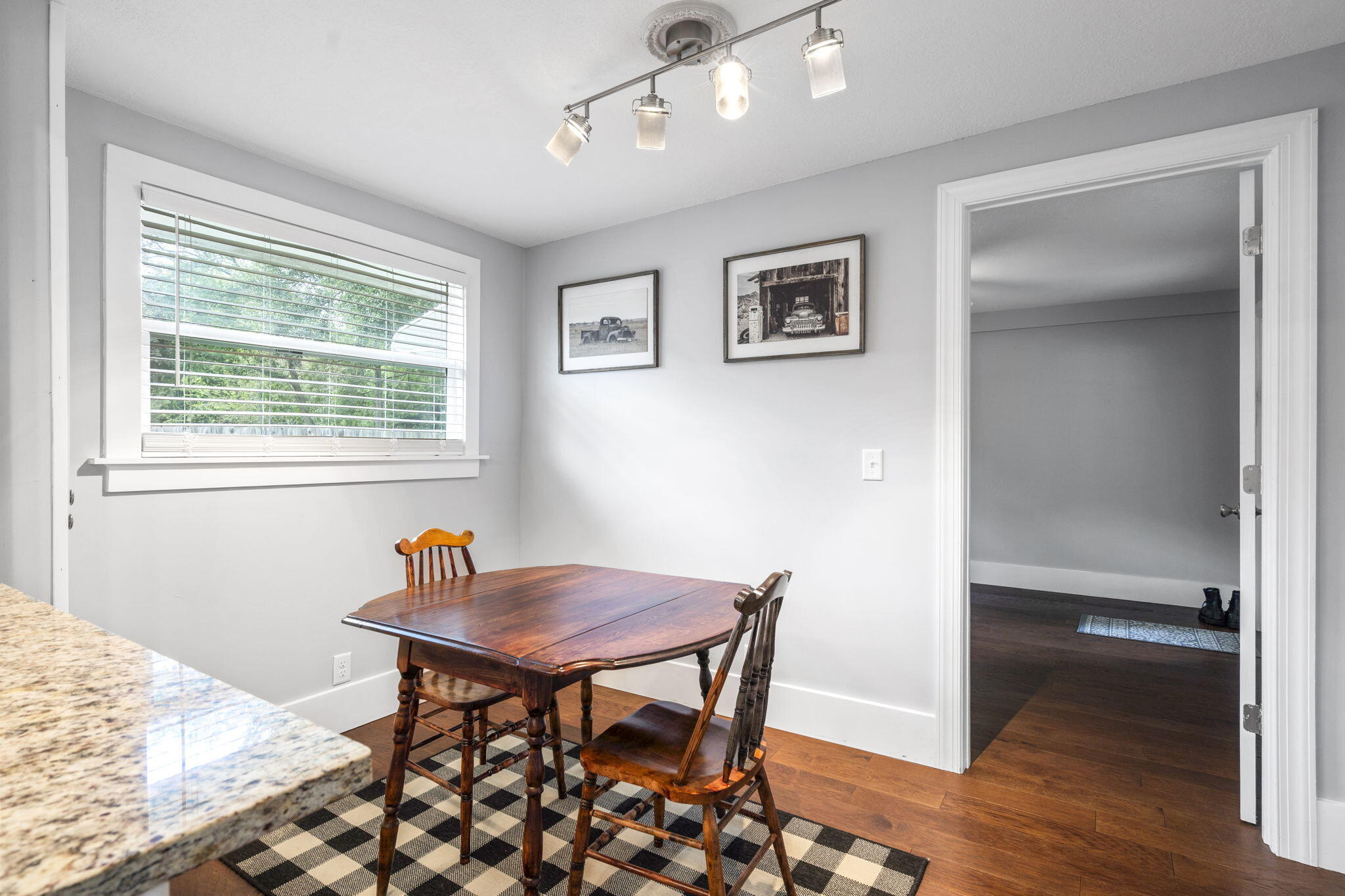 MURRAY HILL - Residential