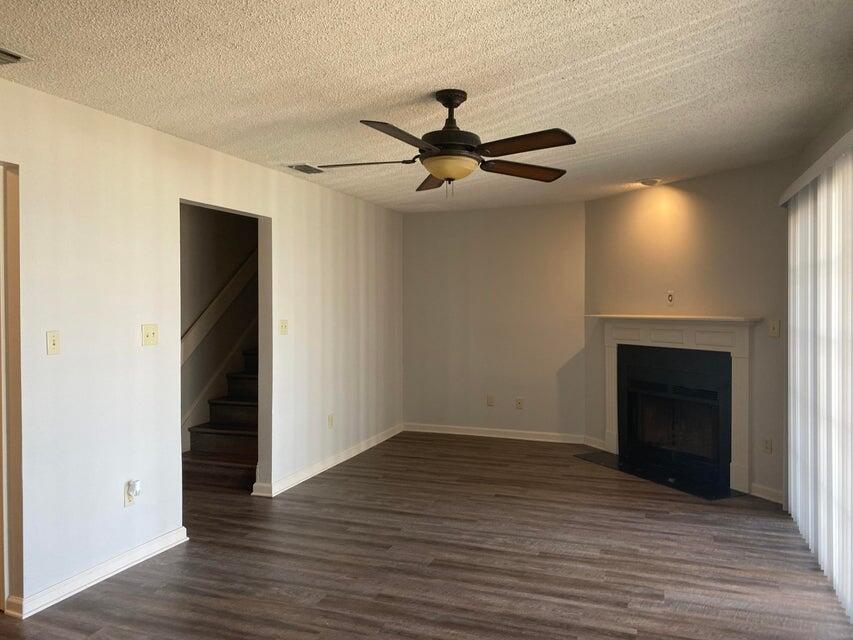 GARNIERS CAY T/H - Residential