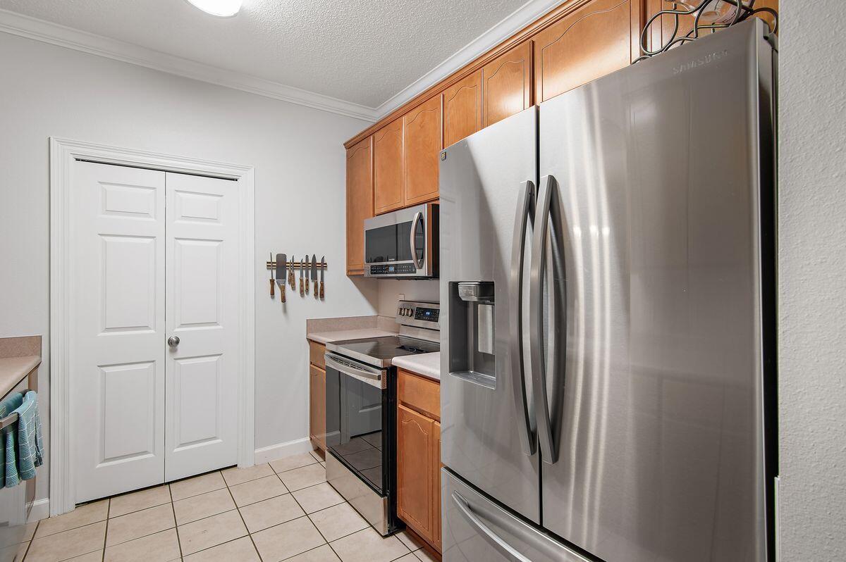 Escada - Residential