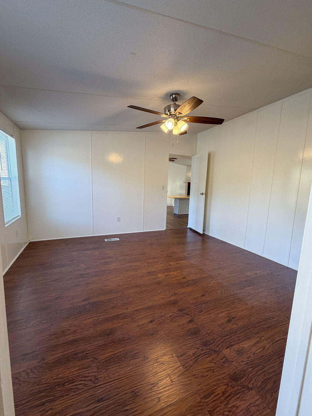 CRESCENT SHORES - Residential