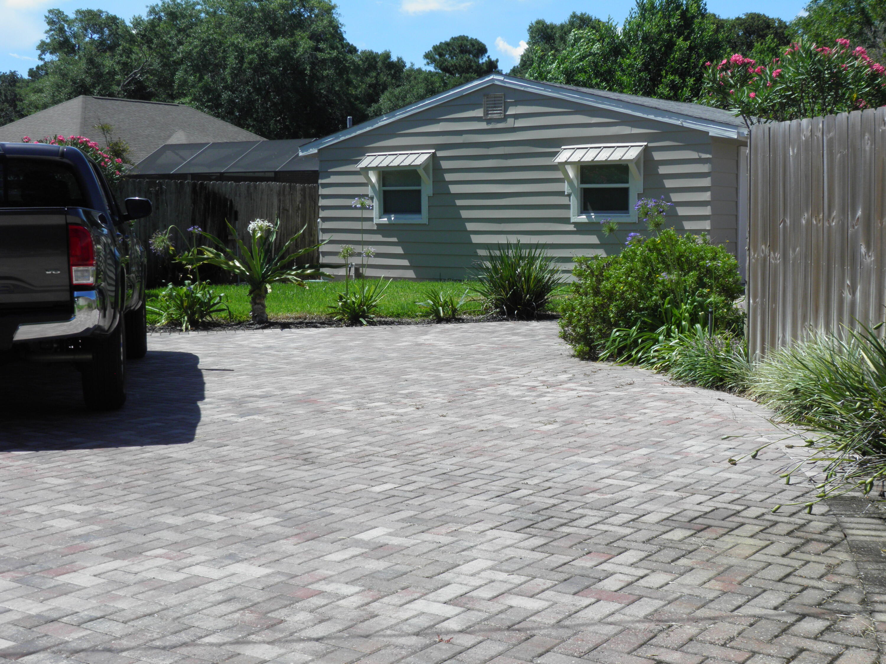 GARNIERS BEACH 2ND - Residential Lease