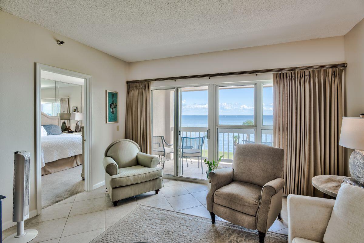 PLAYERS CLUB ON THE BAY - Residential