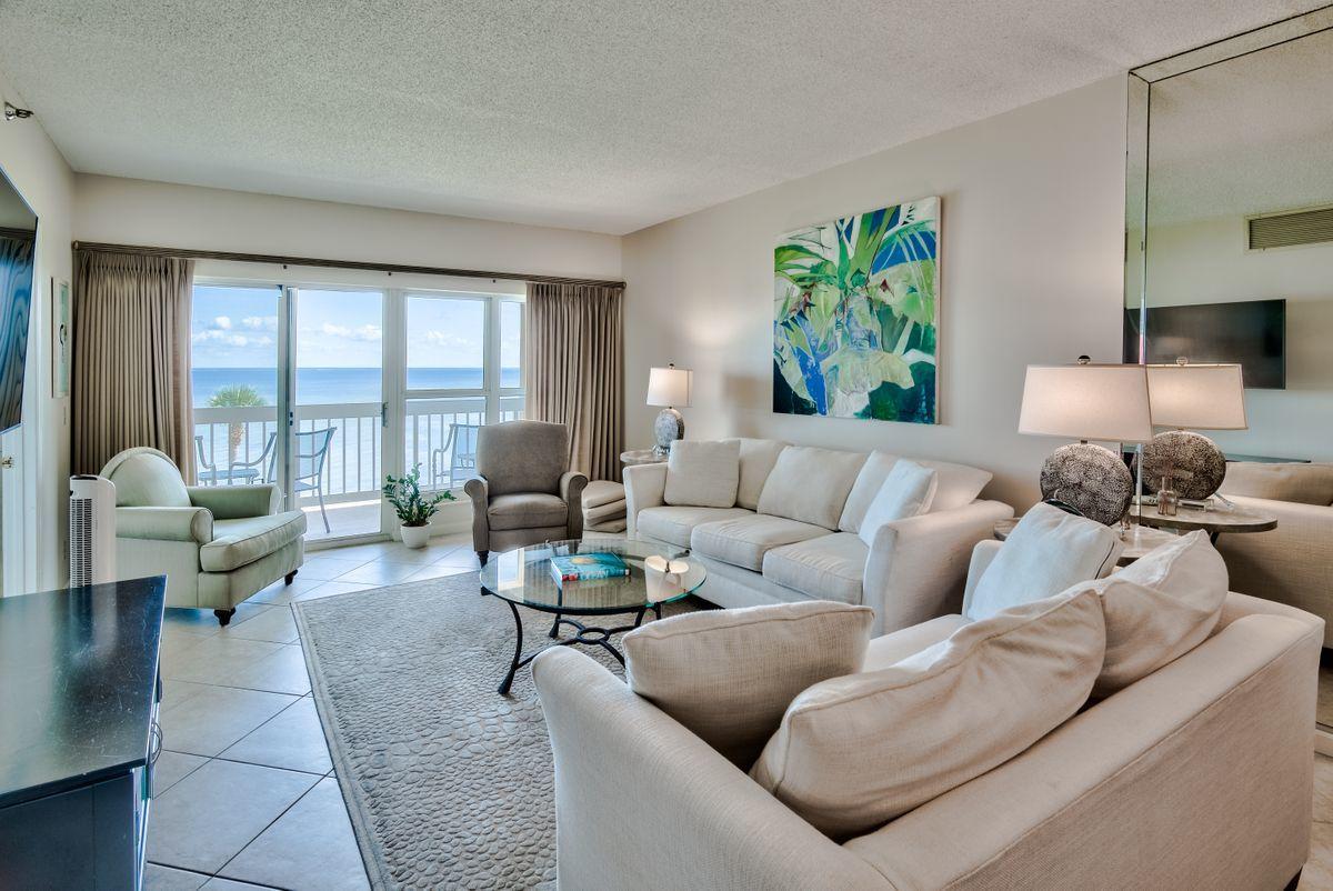 PLAYERS CLUB ON THE BAY - Residential